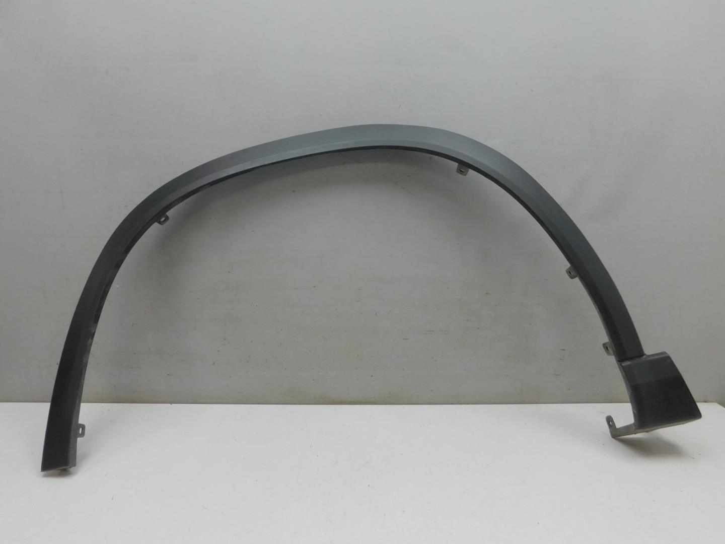 Накладка переднего крыла левого