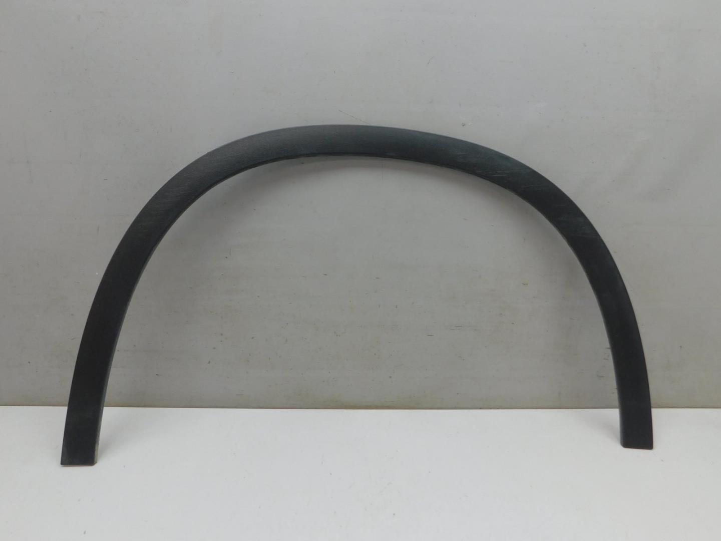 Накладка переднего крыла правого