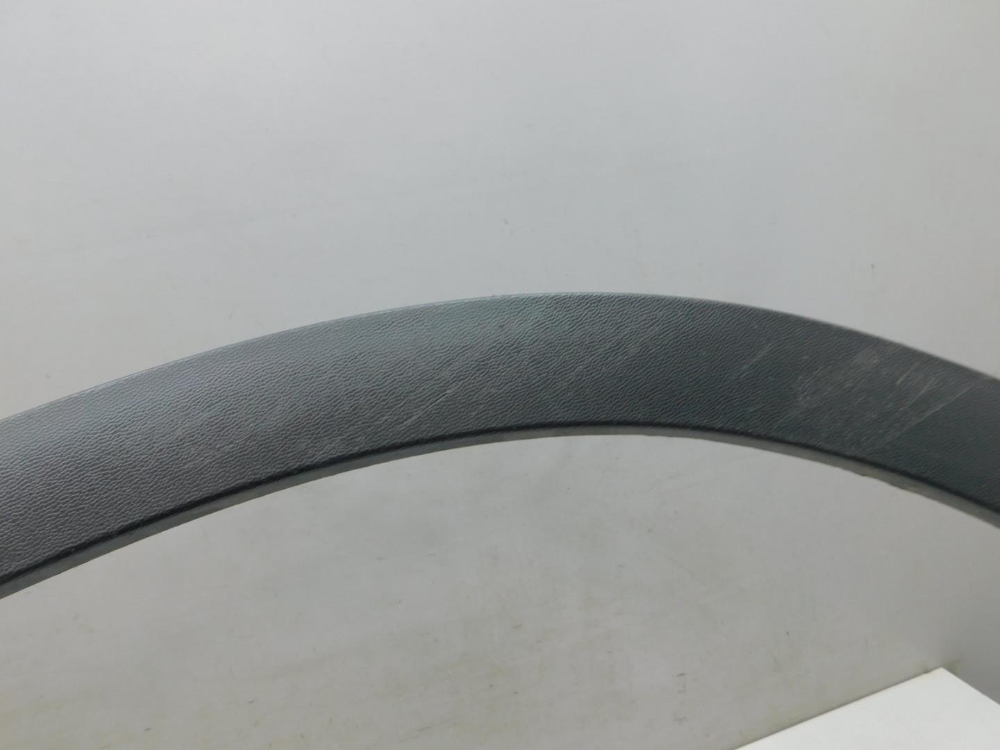 Накладка переднего крыла правого