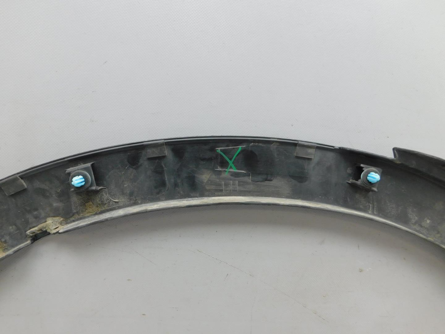 Накладка заднего крыла левого