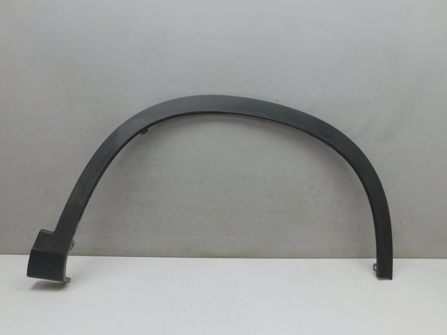 Накладка переднего крыла правого