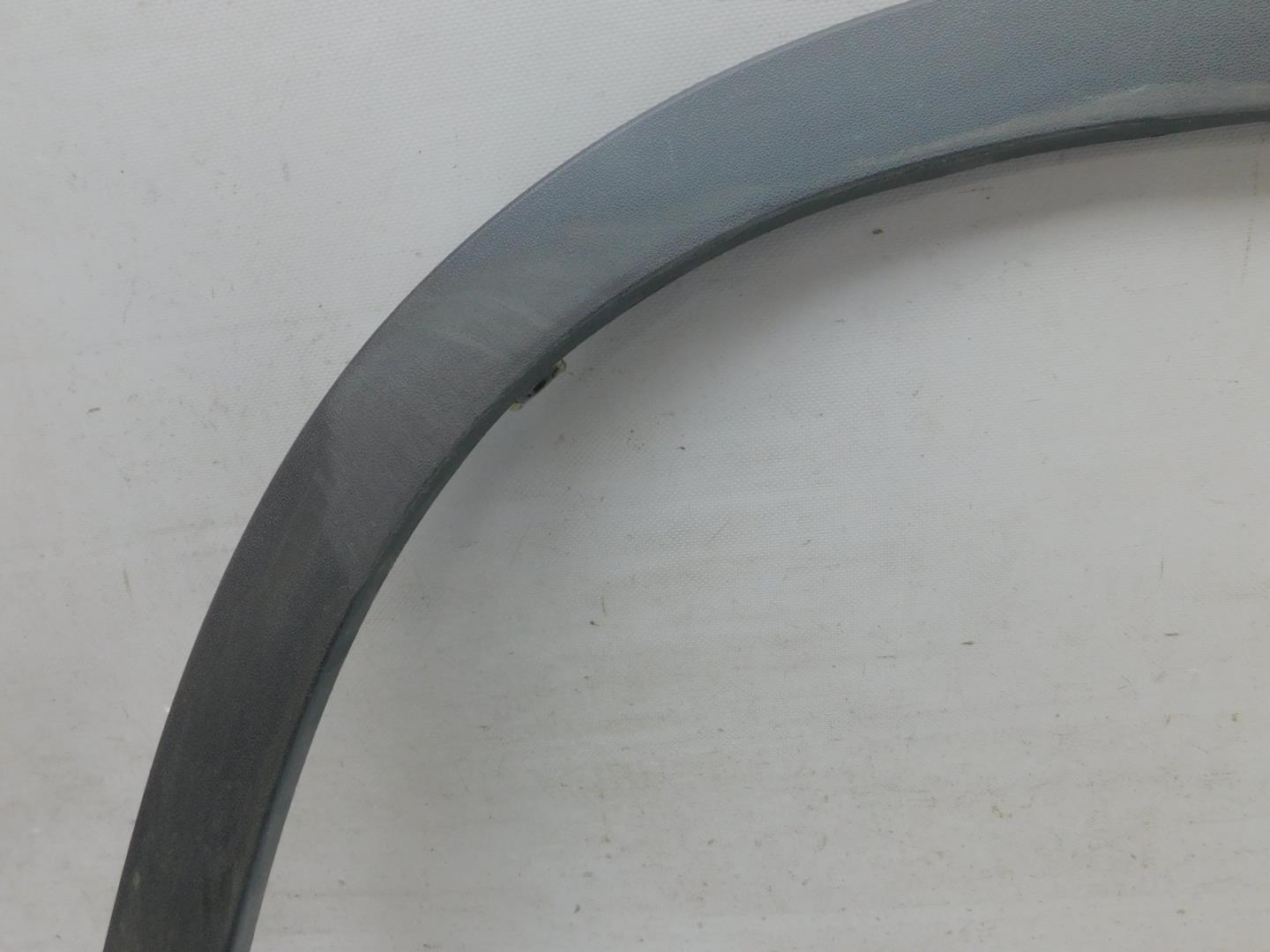 Накладка переднего крыла правого