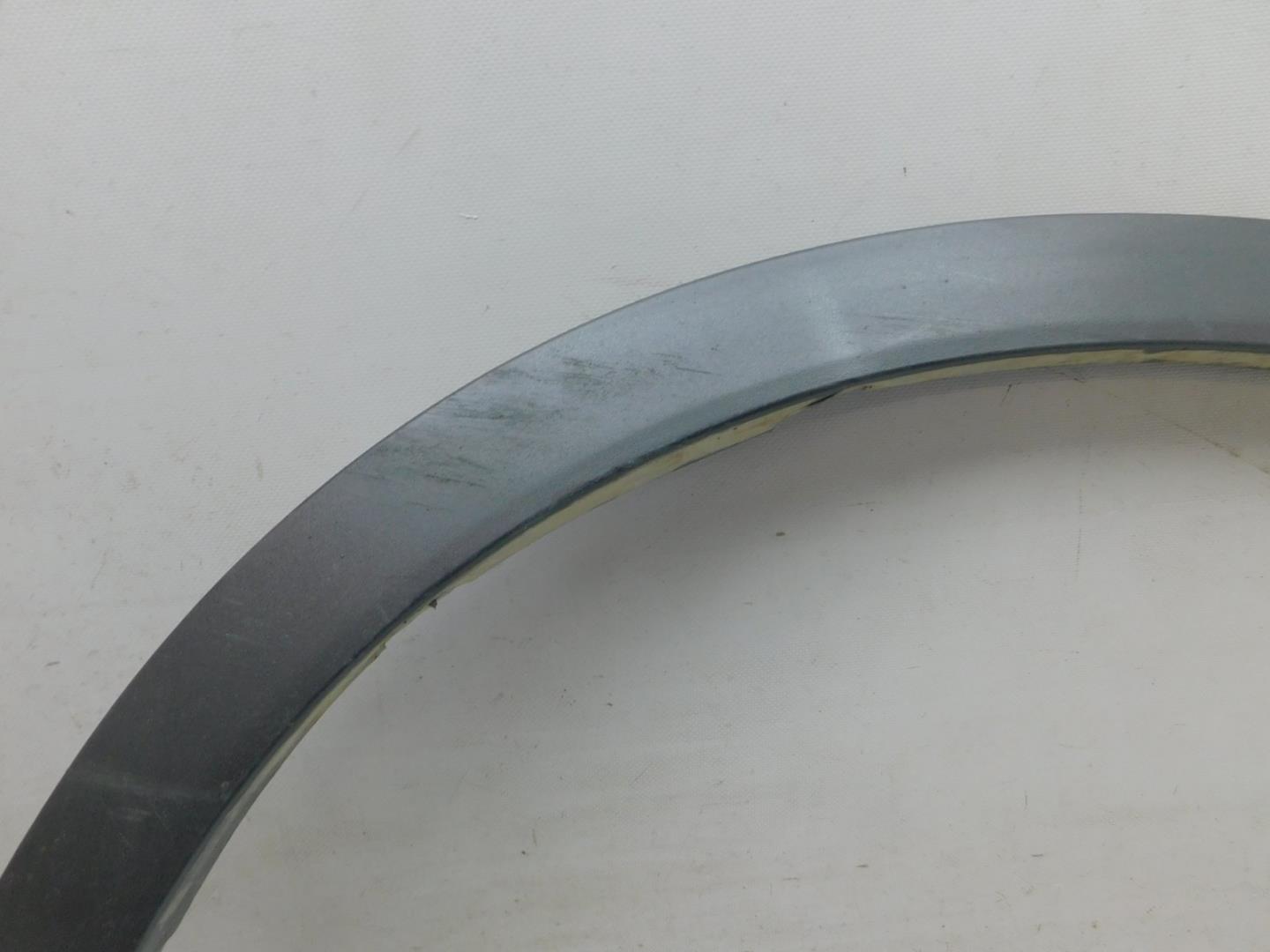 Накладка переднего крыла правого