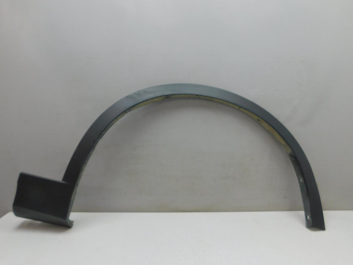 Накладка переднего крыла правого