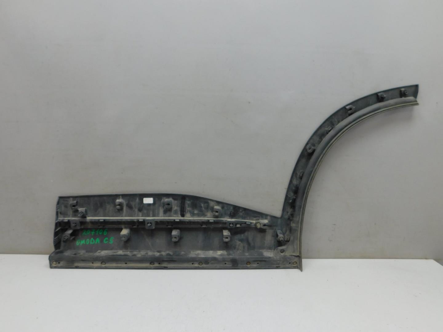 Накладка двери задней правой