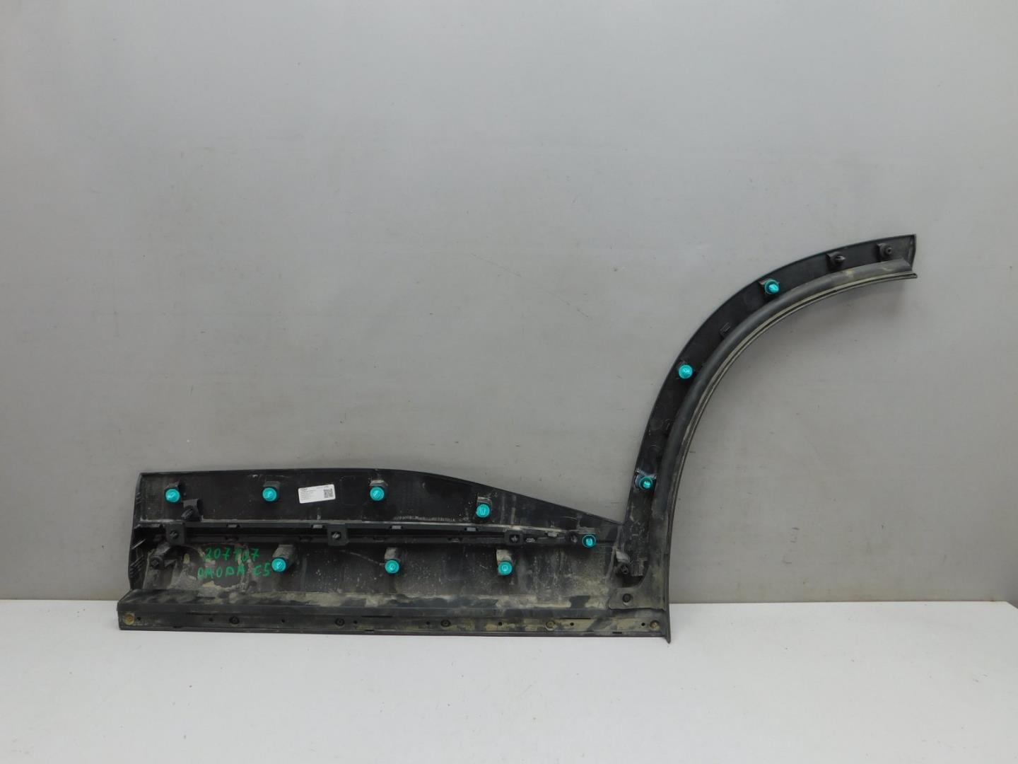 Накладка двери задней правой