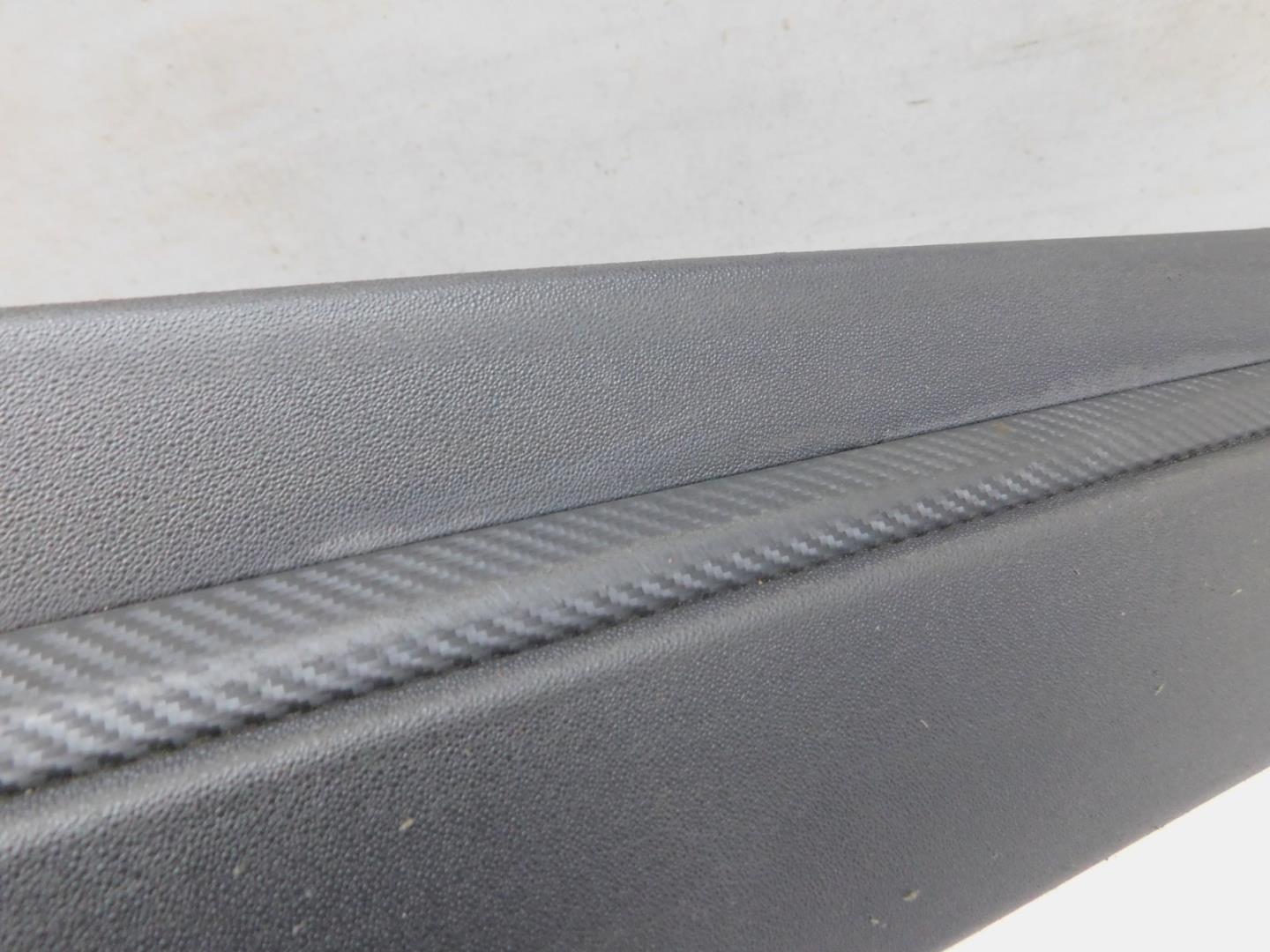 Накладка двери передней правой