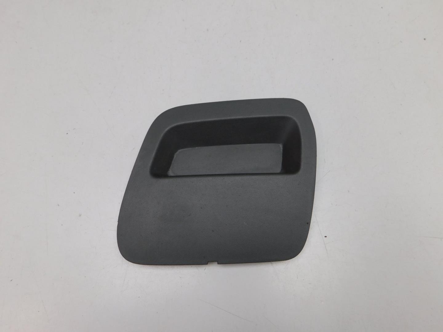 Заглушка буксировочного крюка