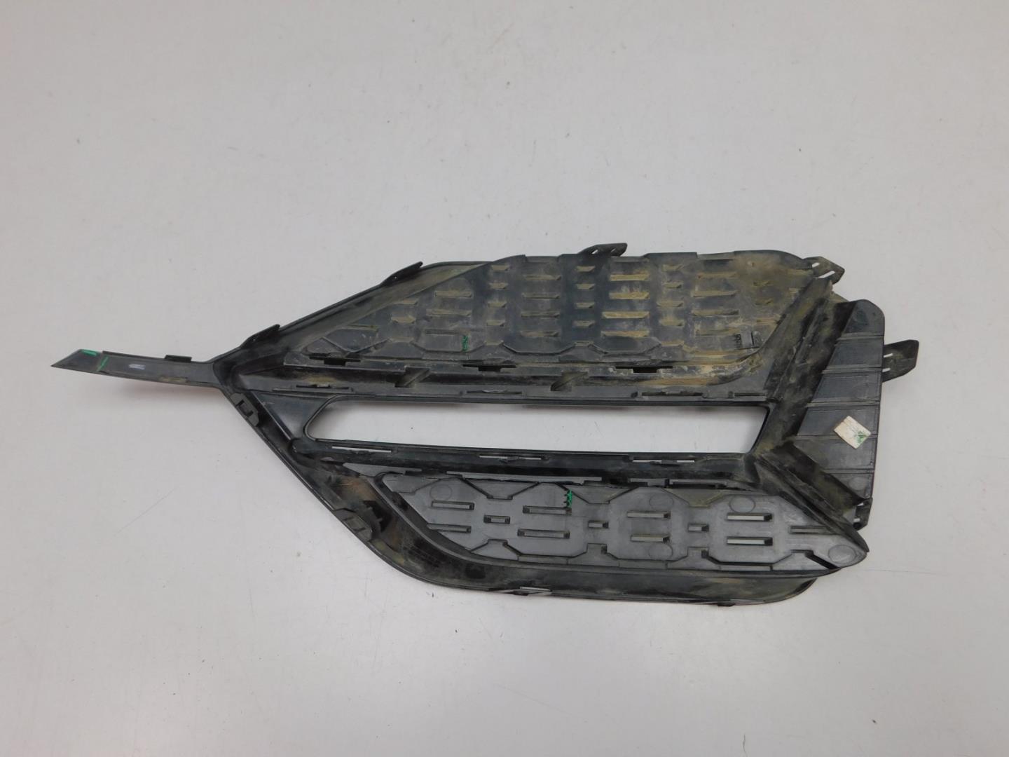 Решетка в бампер левая