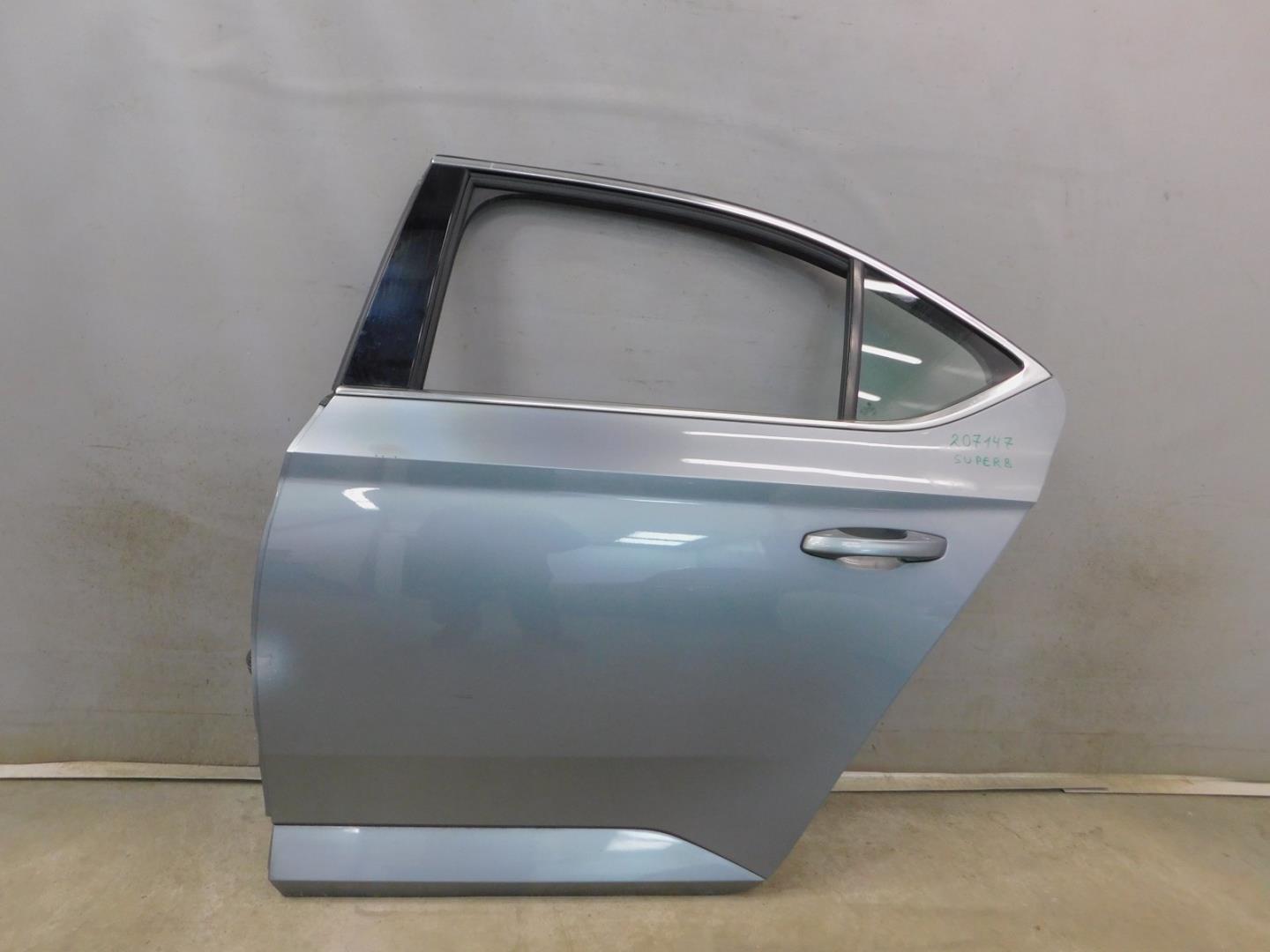 Дверь задняя левая