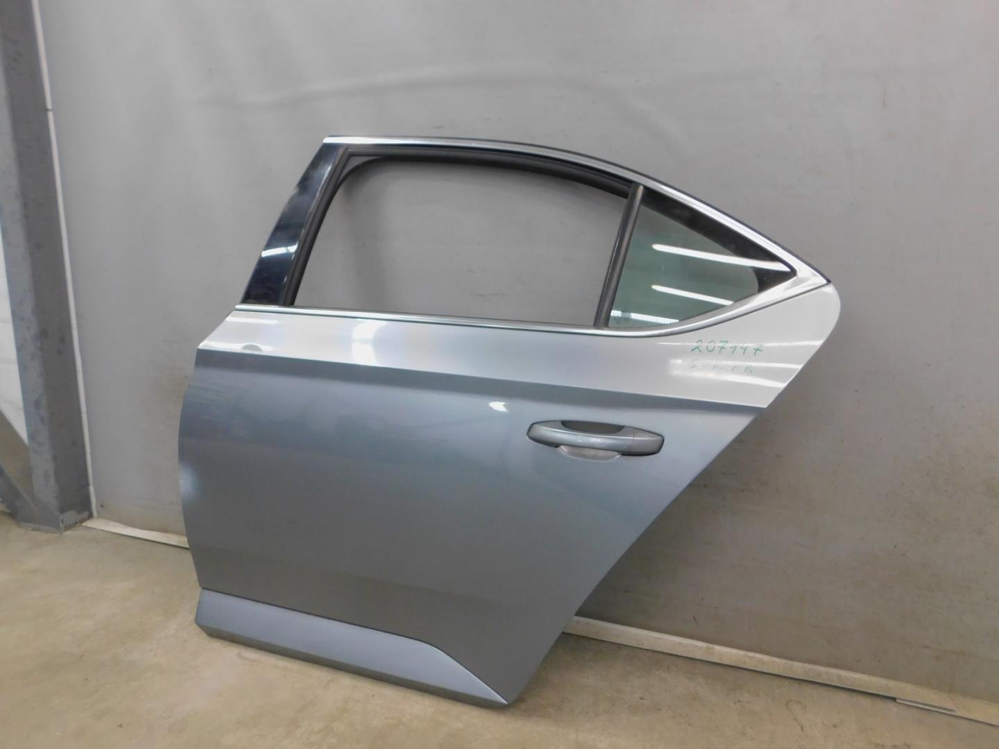 Дверь задняя левая