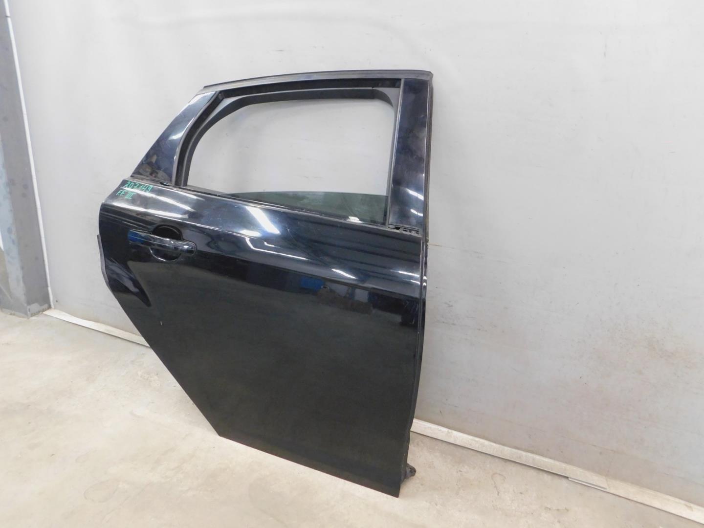 Дверь задняя правая