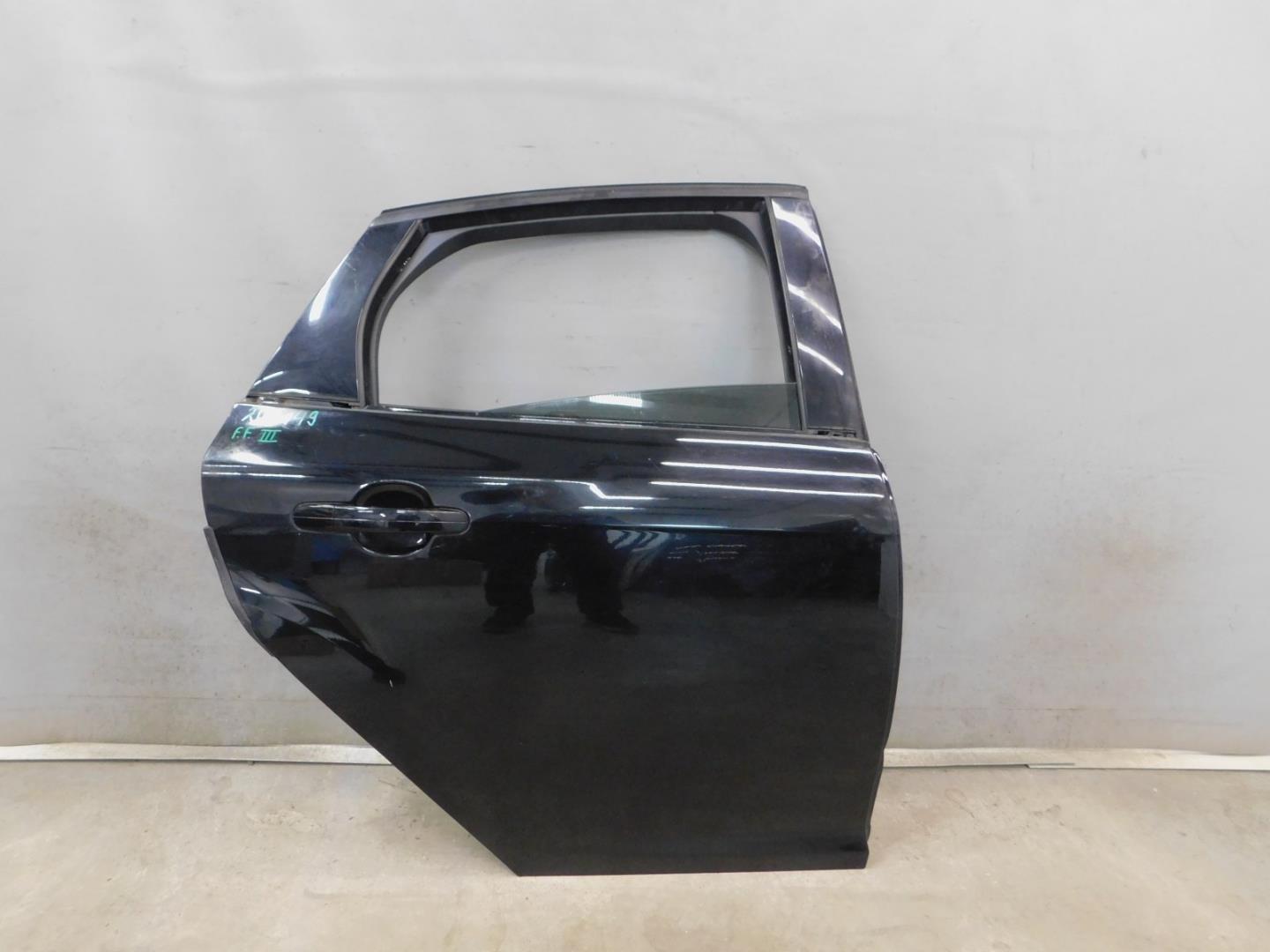 Дверь задняя правая