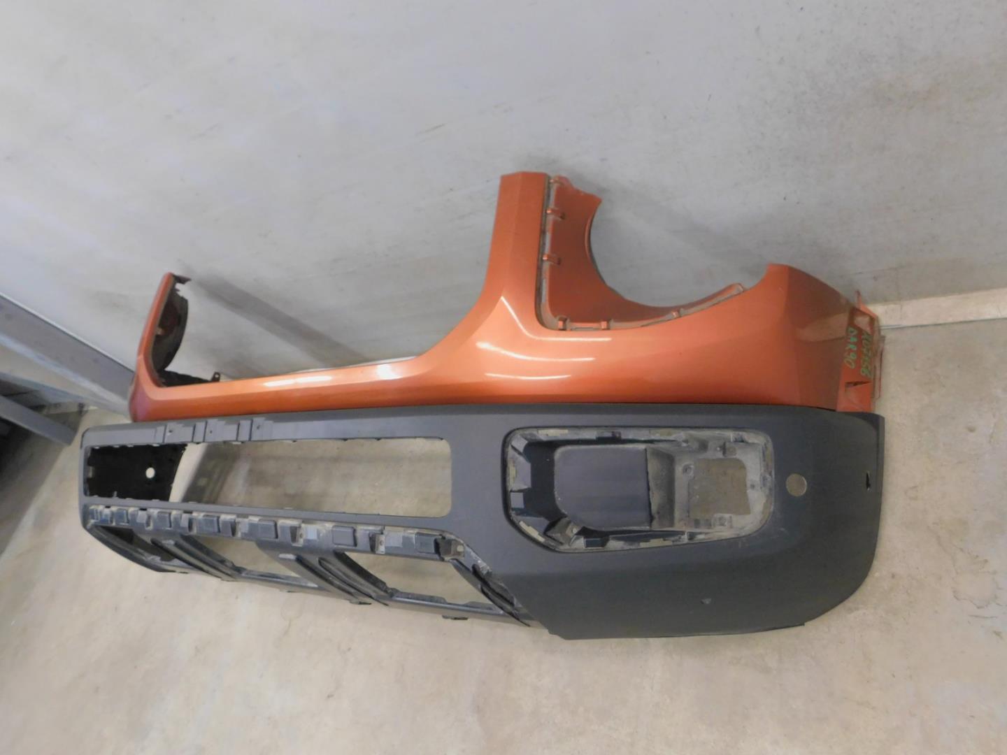 Бампер передний