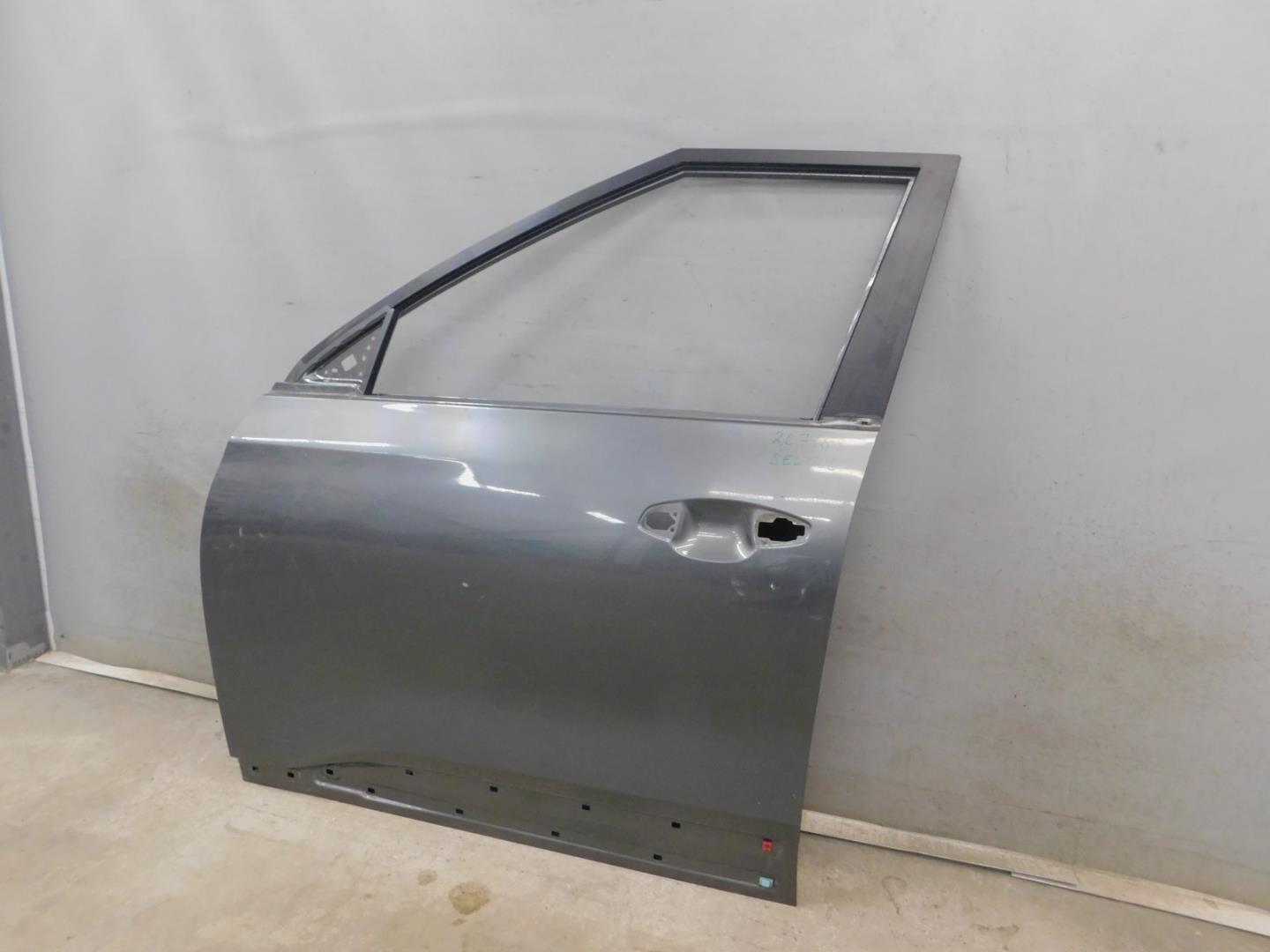 Дверь передняя левая