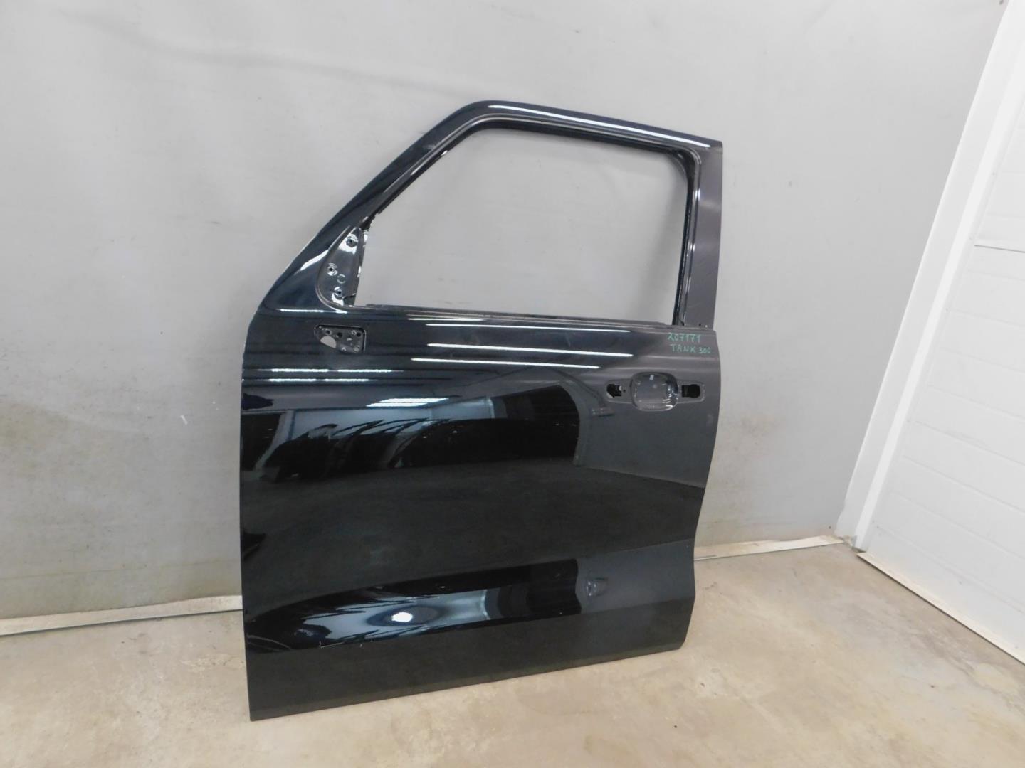 Дверь передняя левая