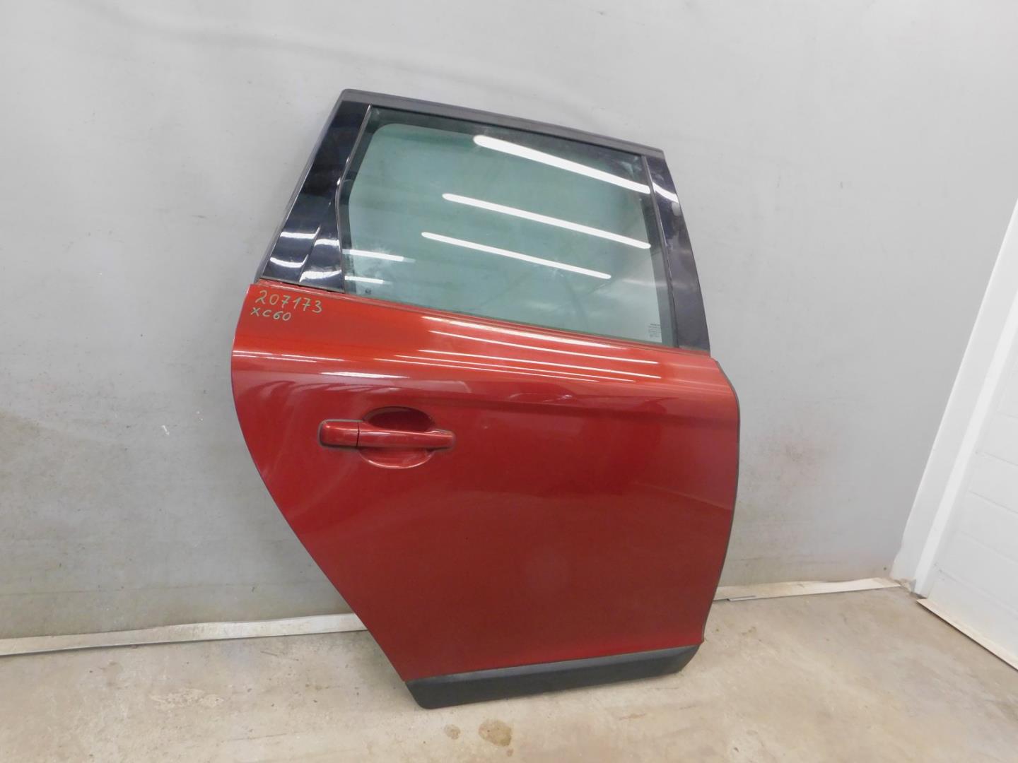 Дверь задняя правая