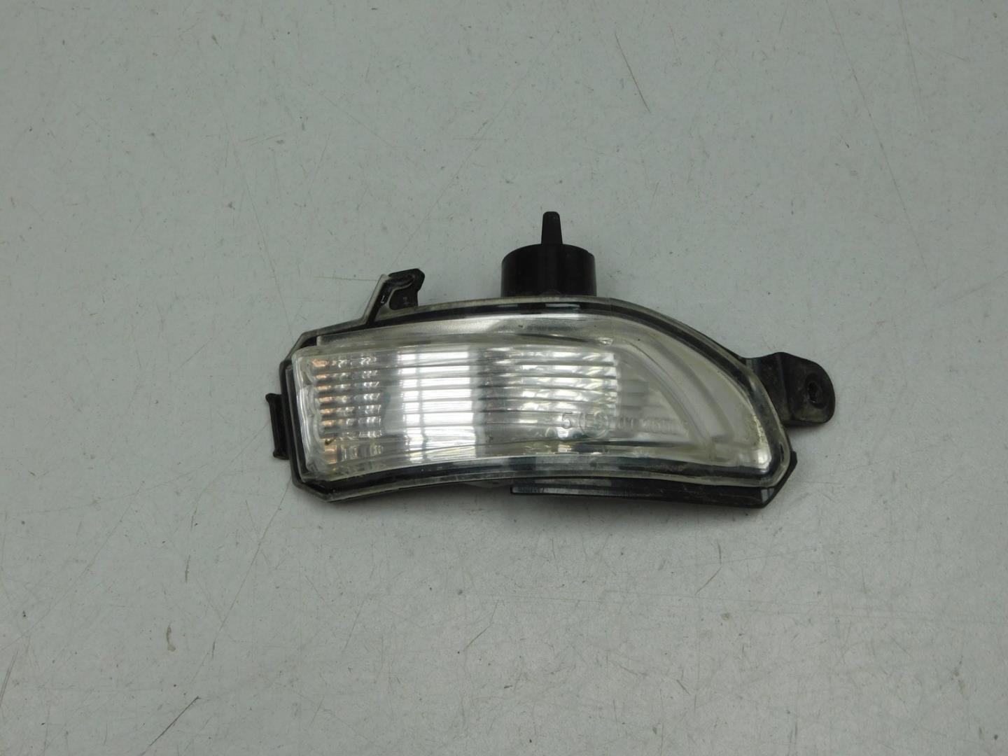 Повторитель поворота белый