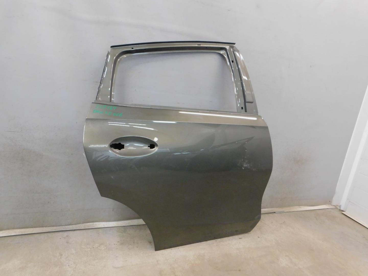 Дверь задняя правая