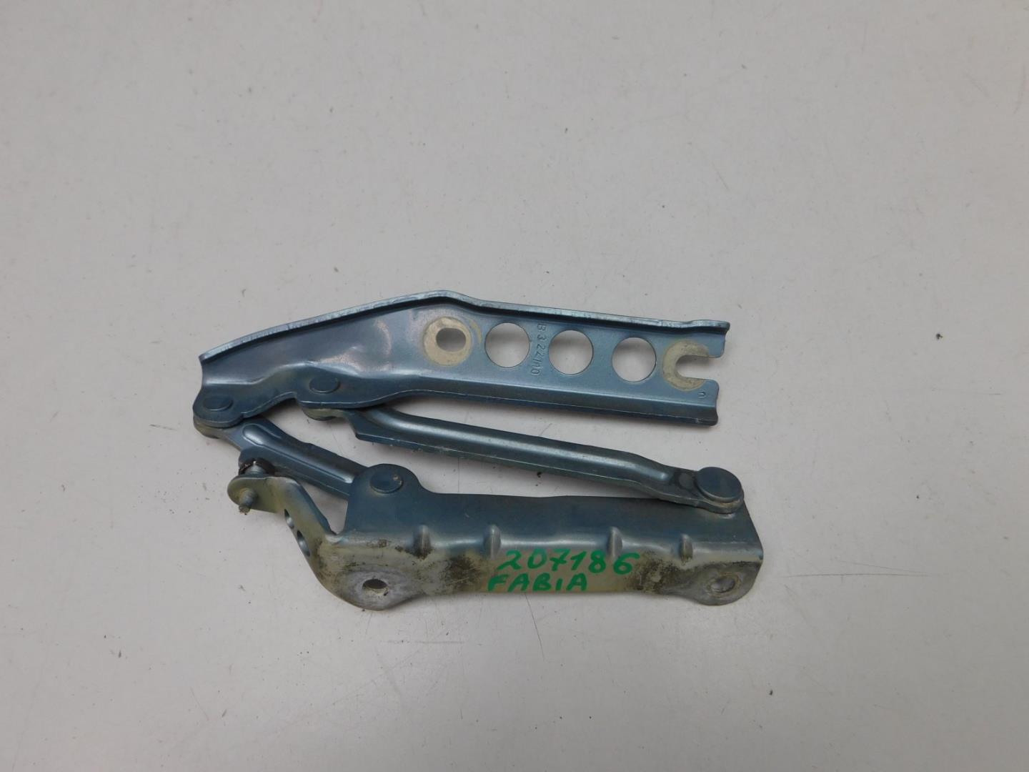 Петля капота левая