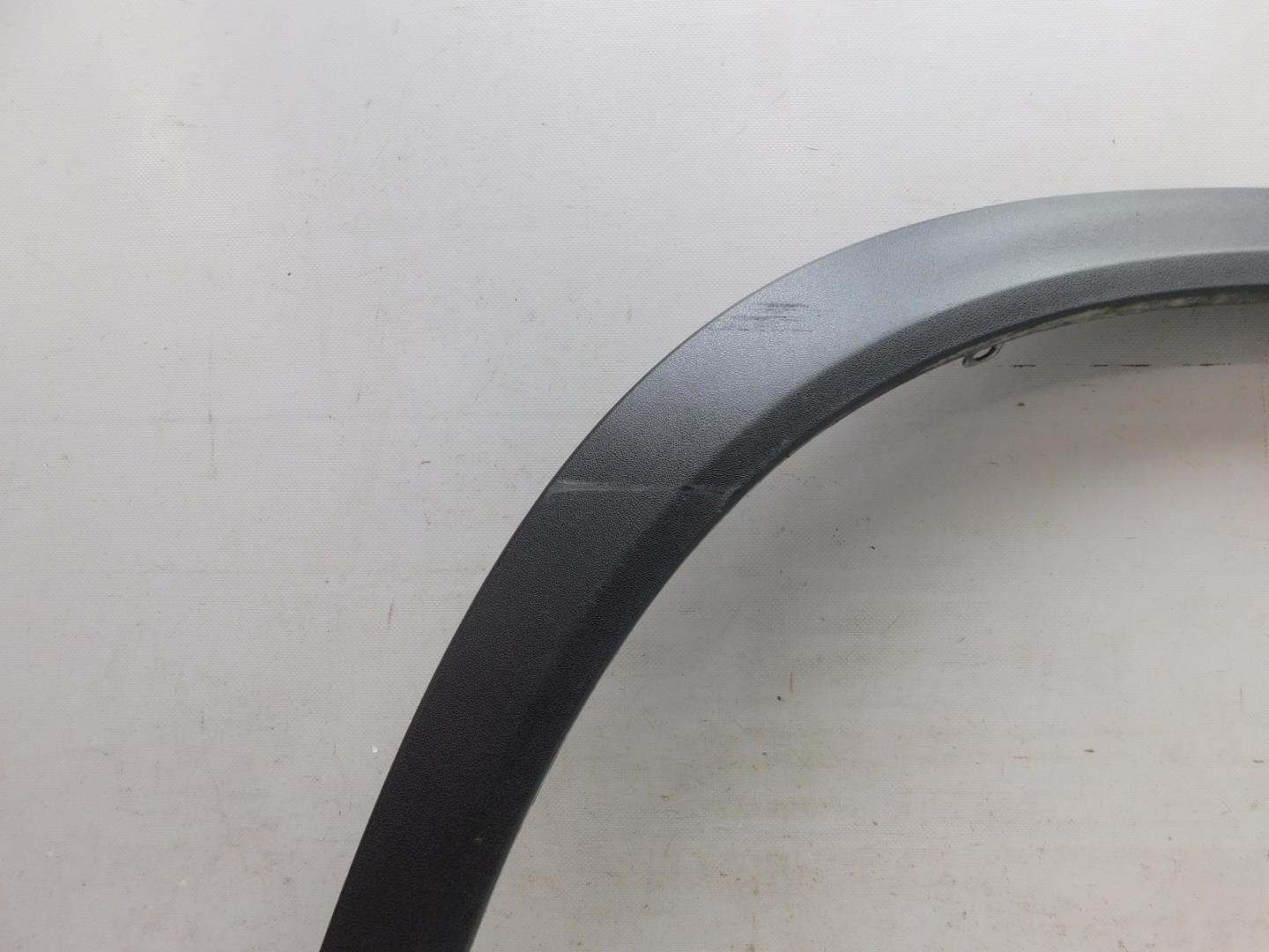 Накладка переднего крыла правого