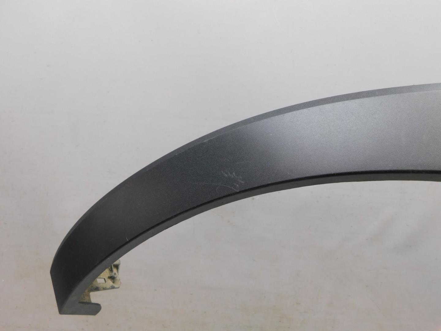 Накладка заднего крыла левого