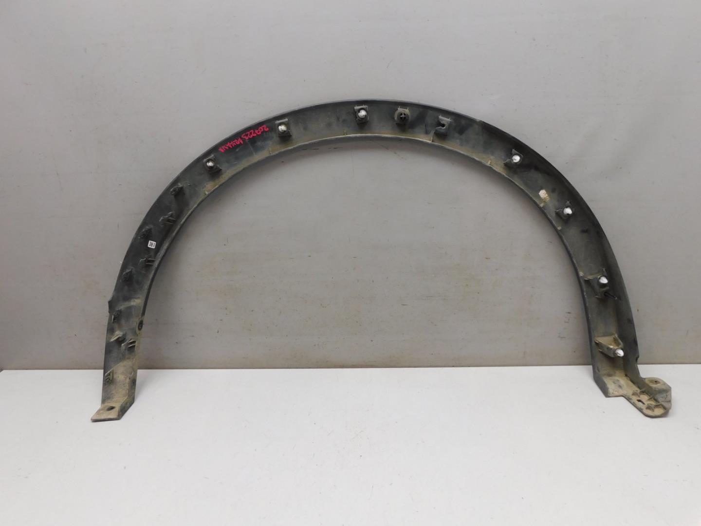 Накладка заднего крыла левого