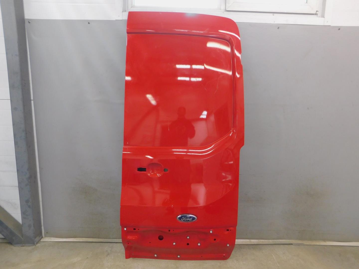 Дверь багажника