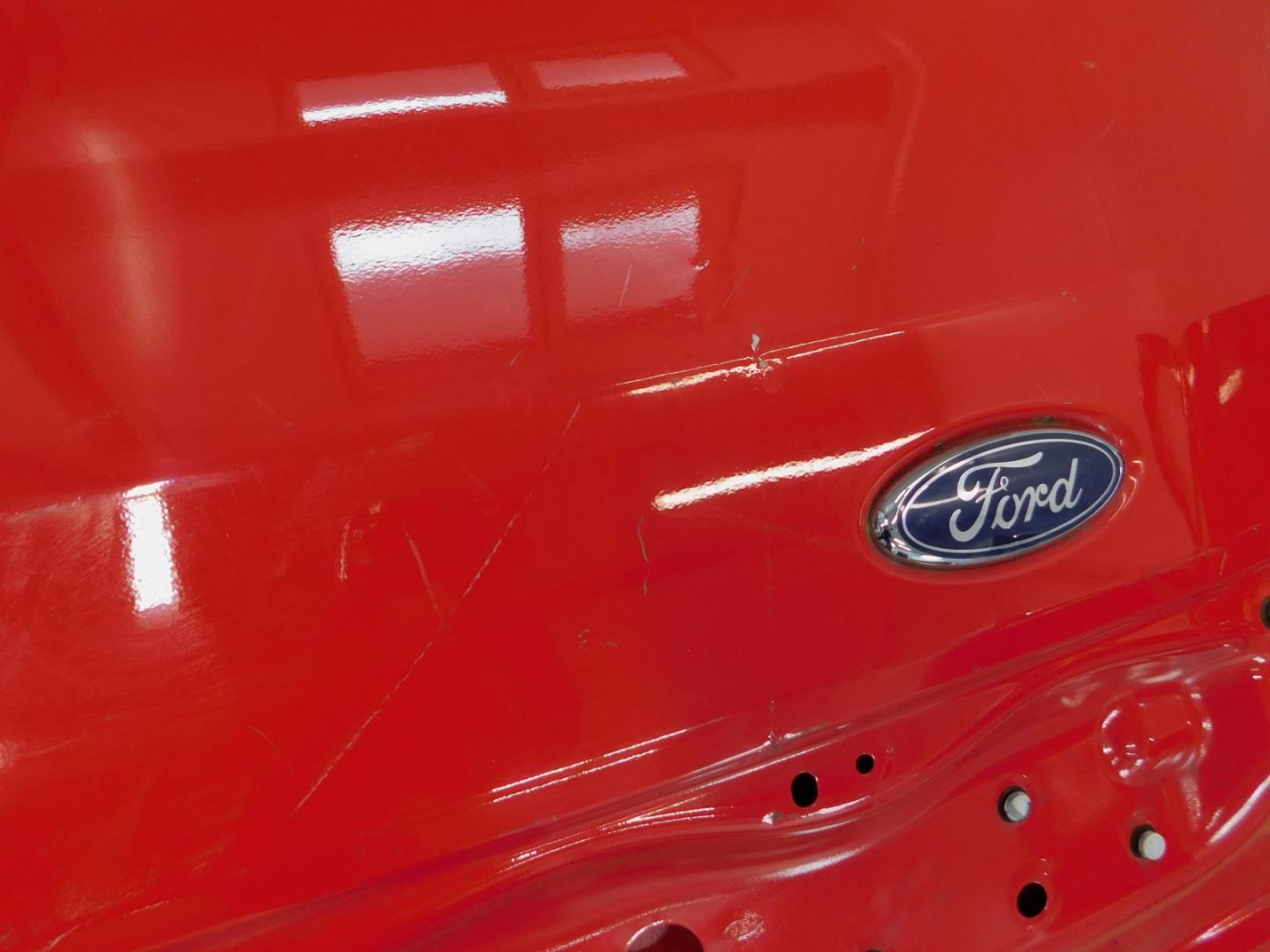 Дверь багажника