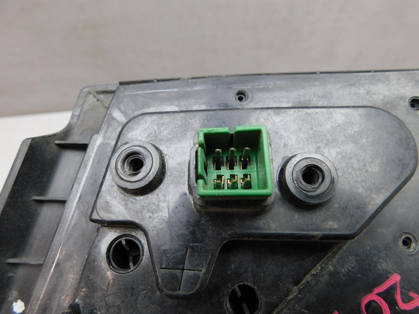 Зеркало правое электрическое