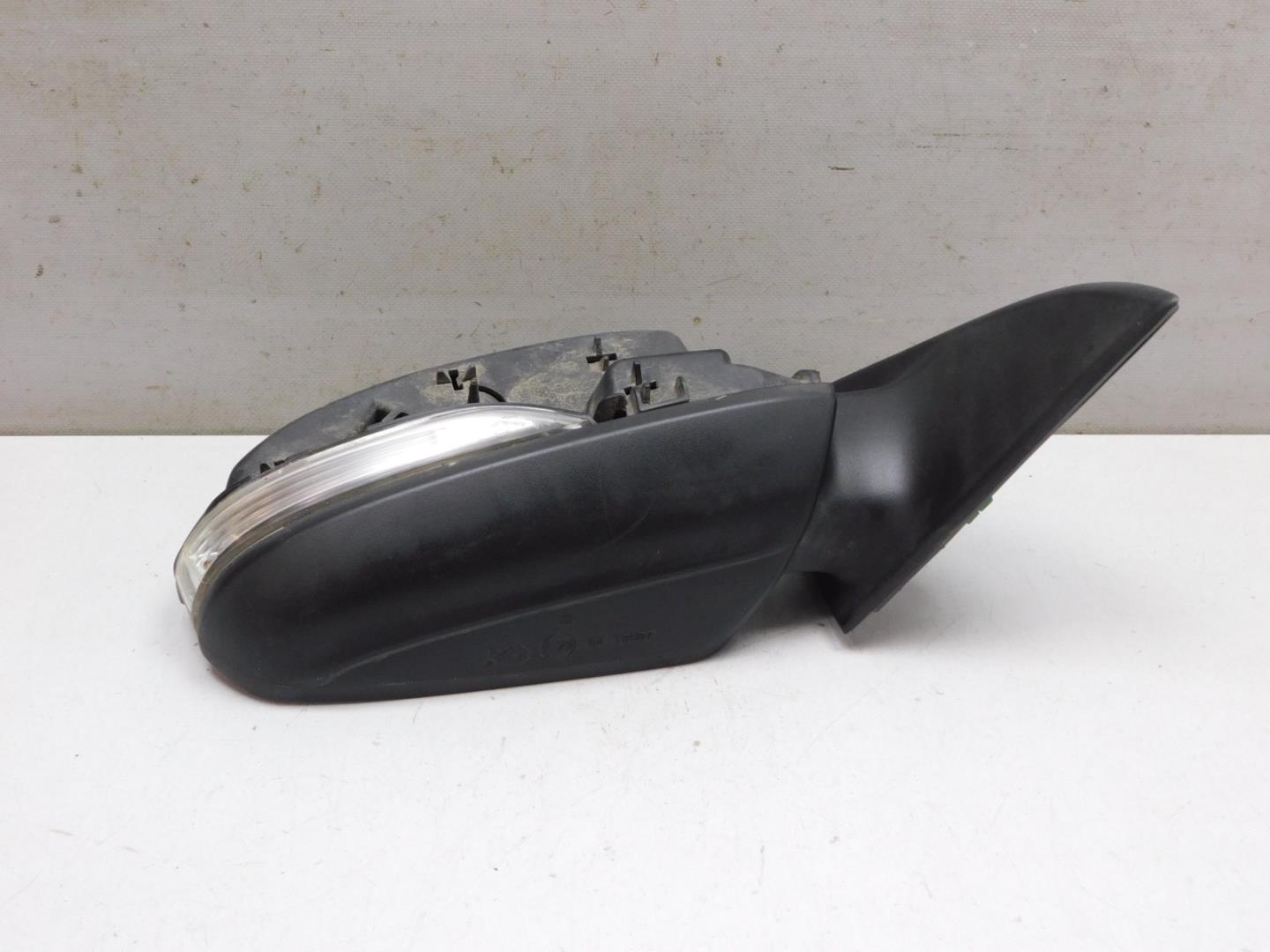 Зеркало правое электрическое