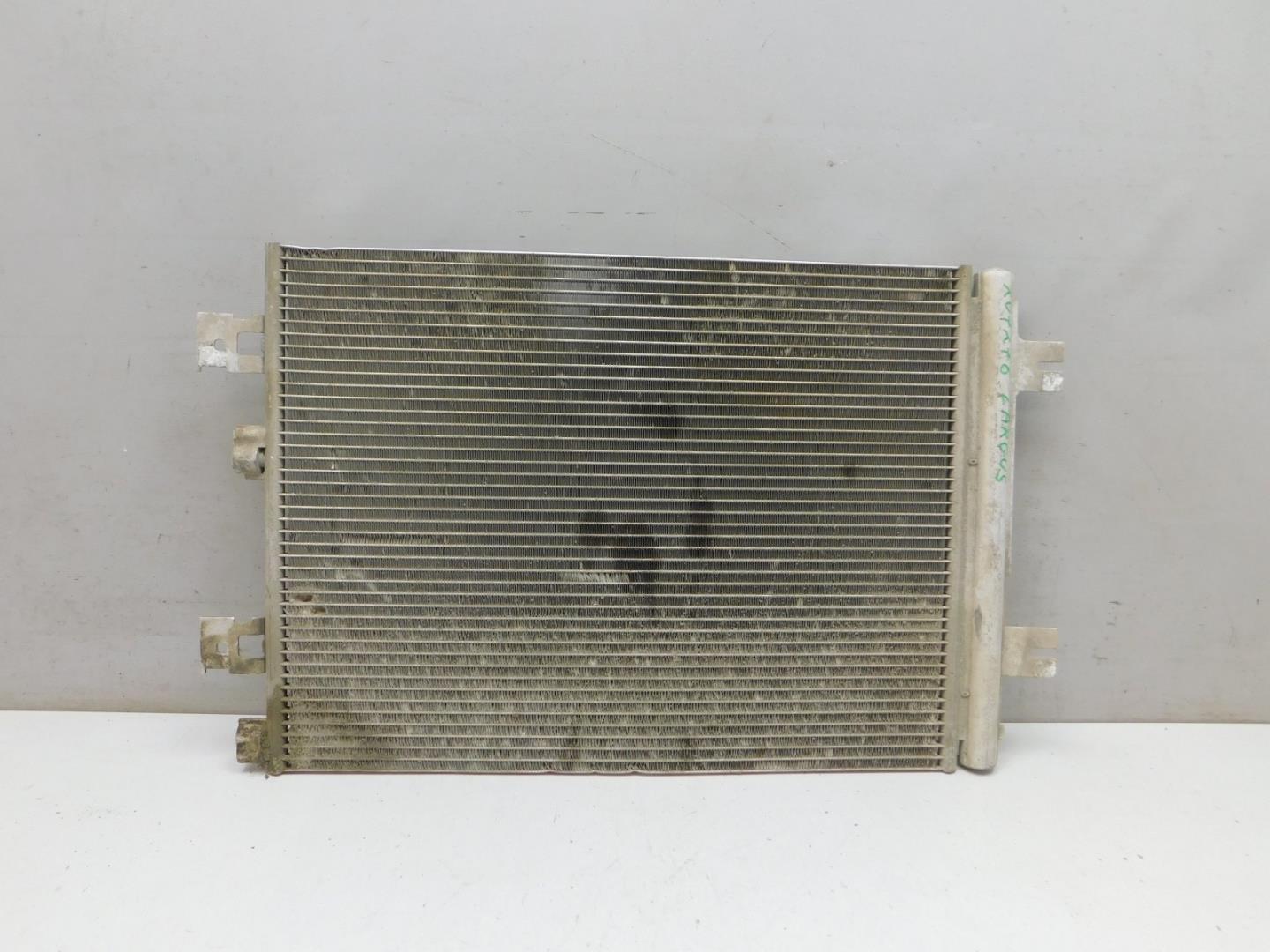 Радиатор кондиционера / конденсер