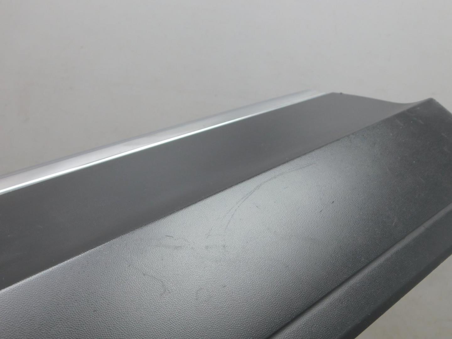 Накладка двери задней правой