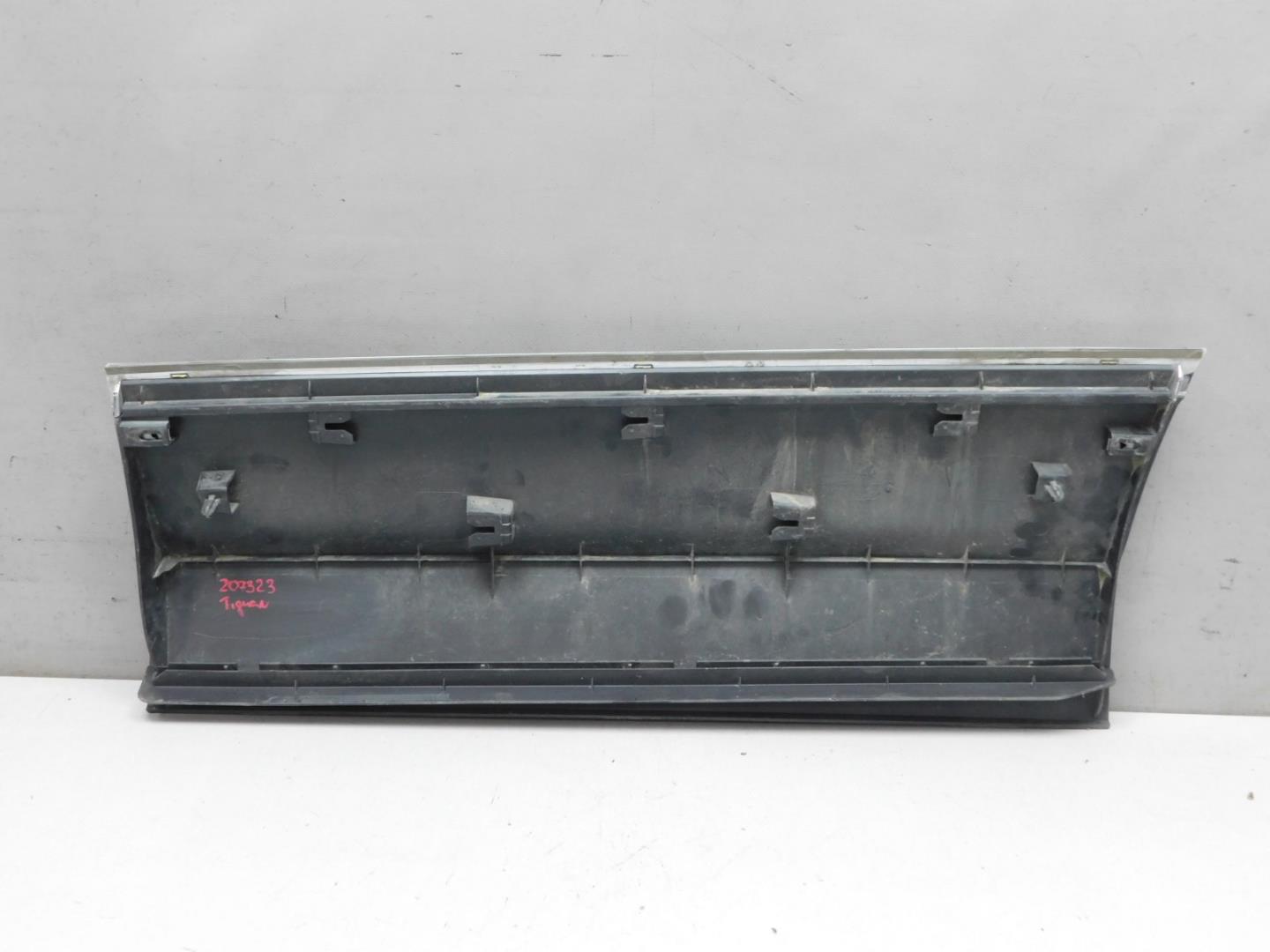 Накладка двери задней правой