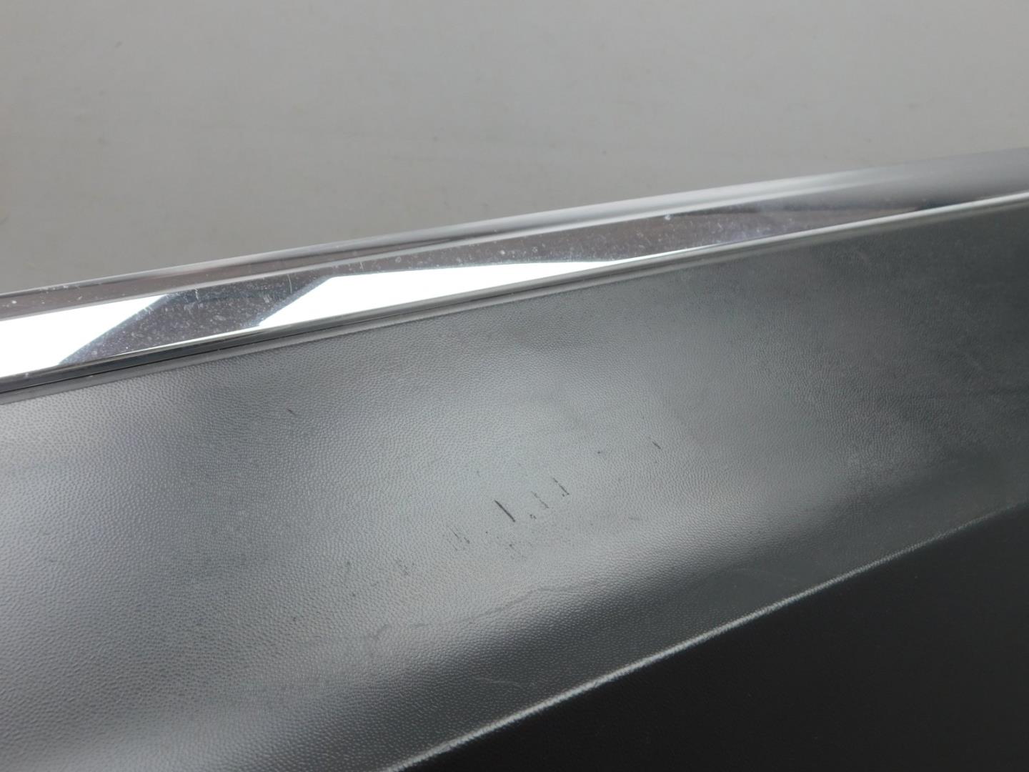 Накладка двери задней правой