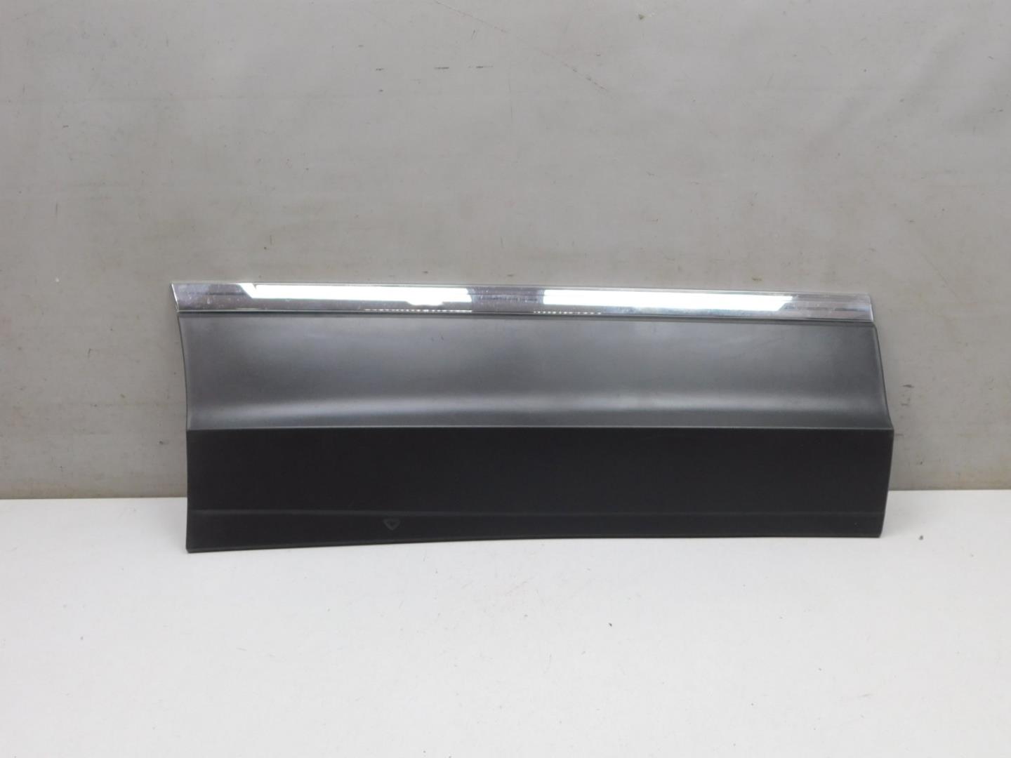 Накладка двери задней правой