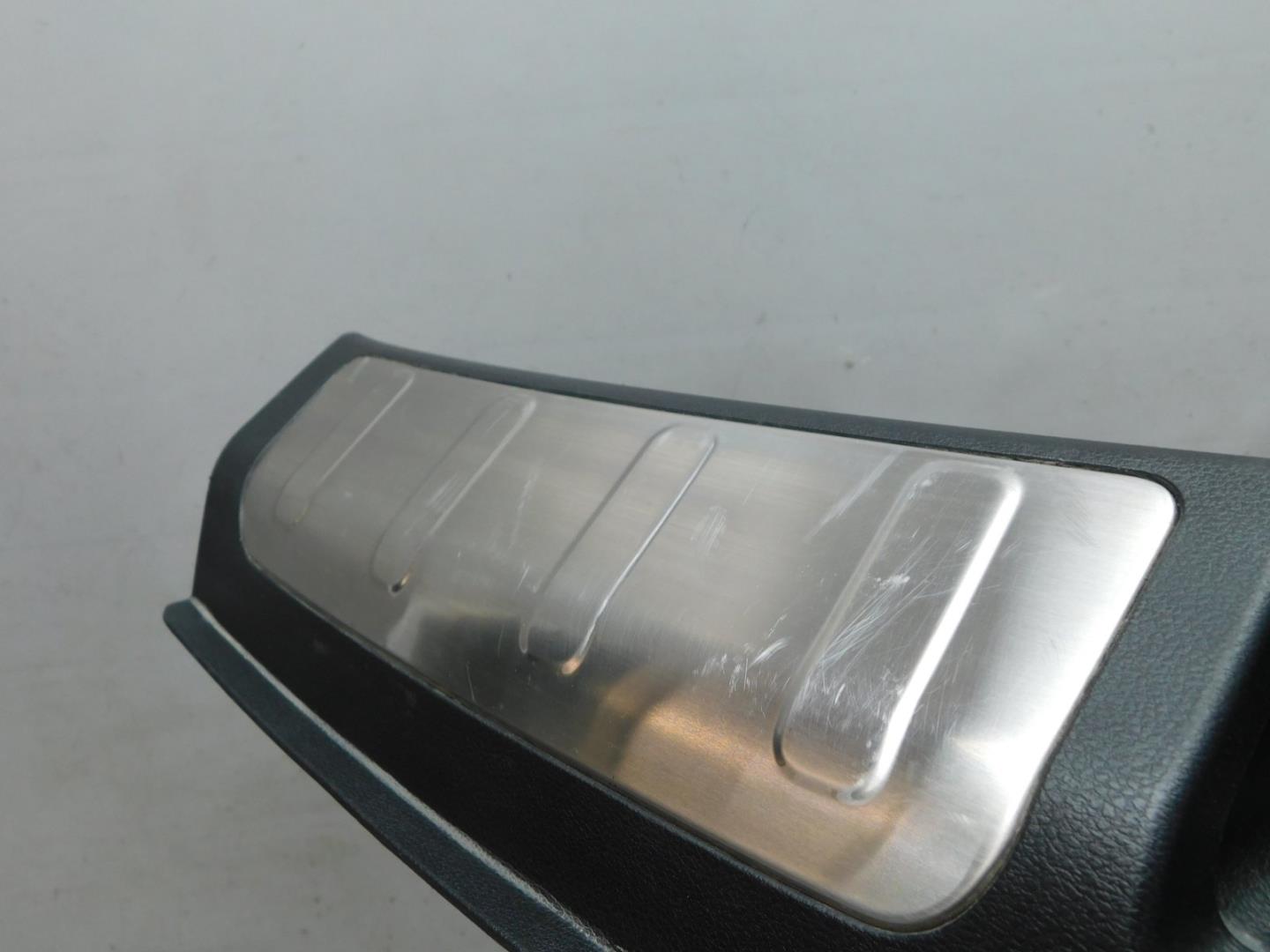 Обшивка багажника