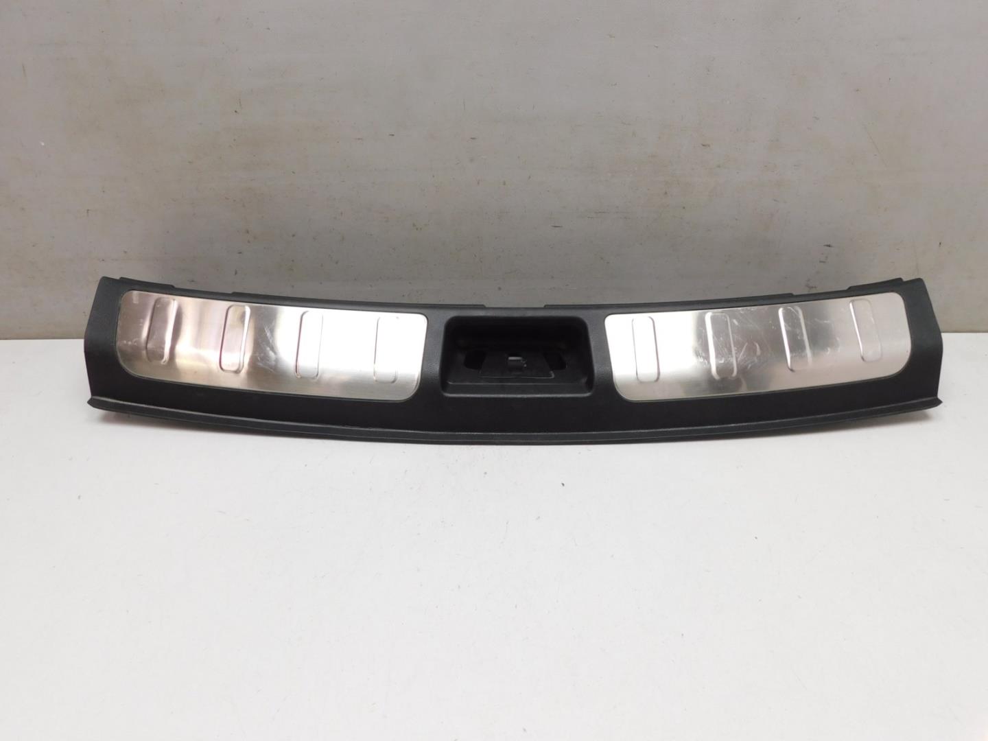 Обшивка багажника