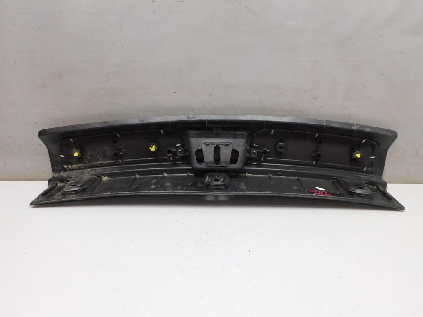 Обшивка багажника