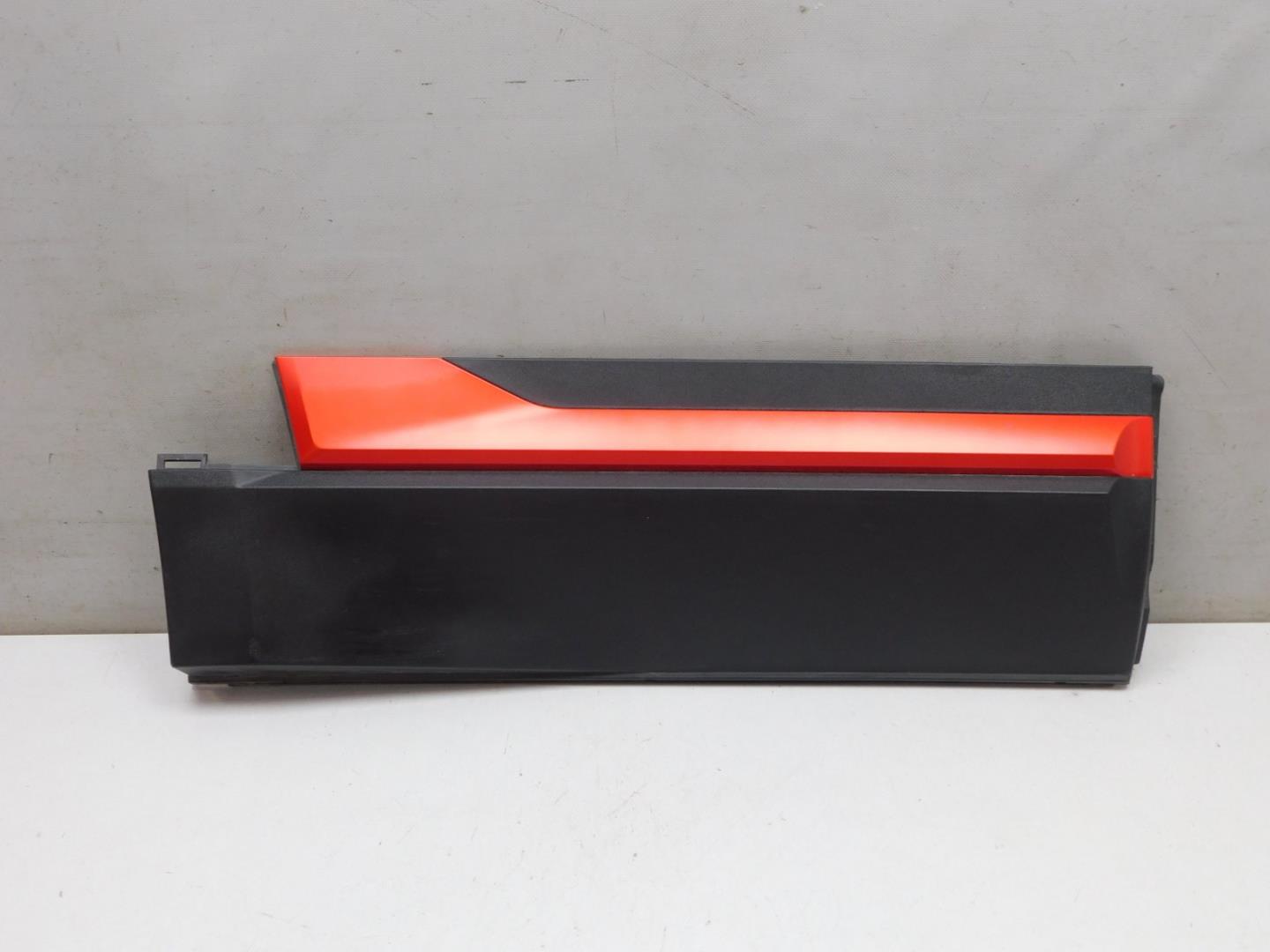 Накладка двери задней правой