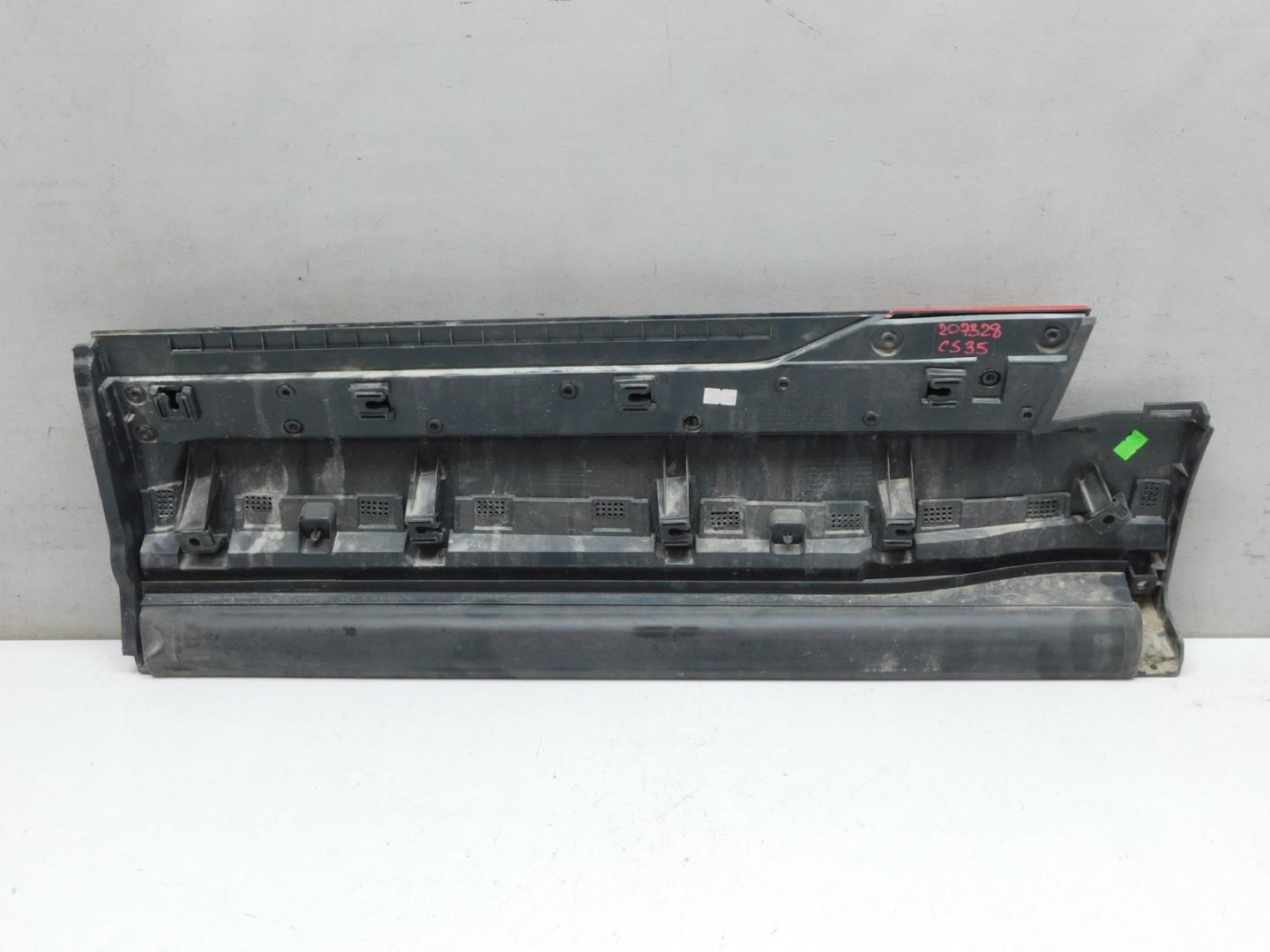 Накладка двери задней правой