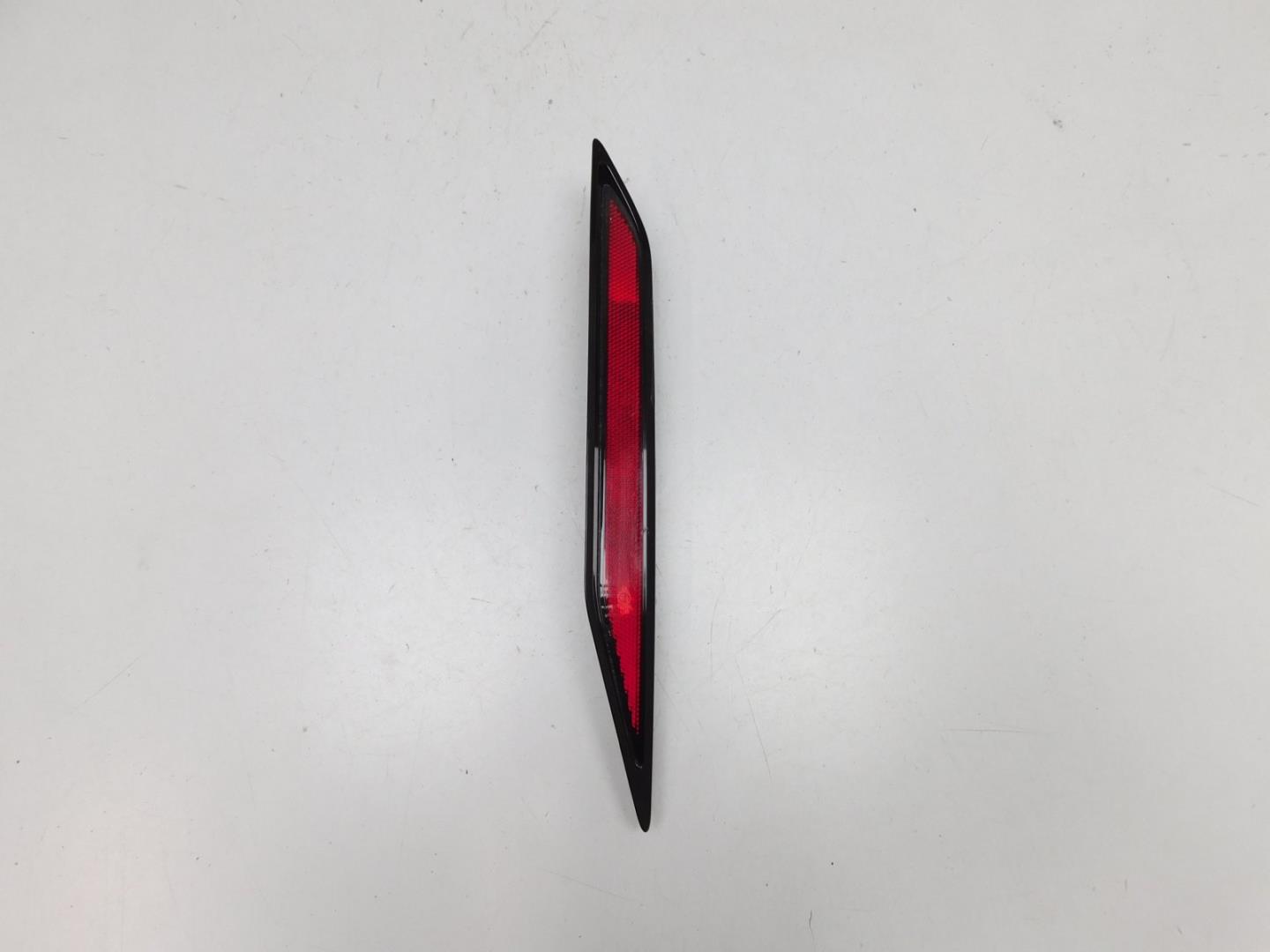 Фонарь задний в бампер правый