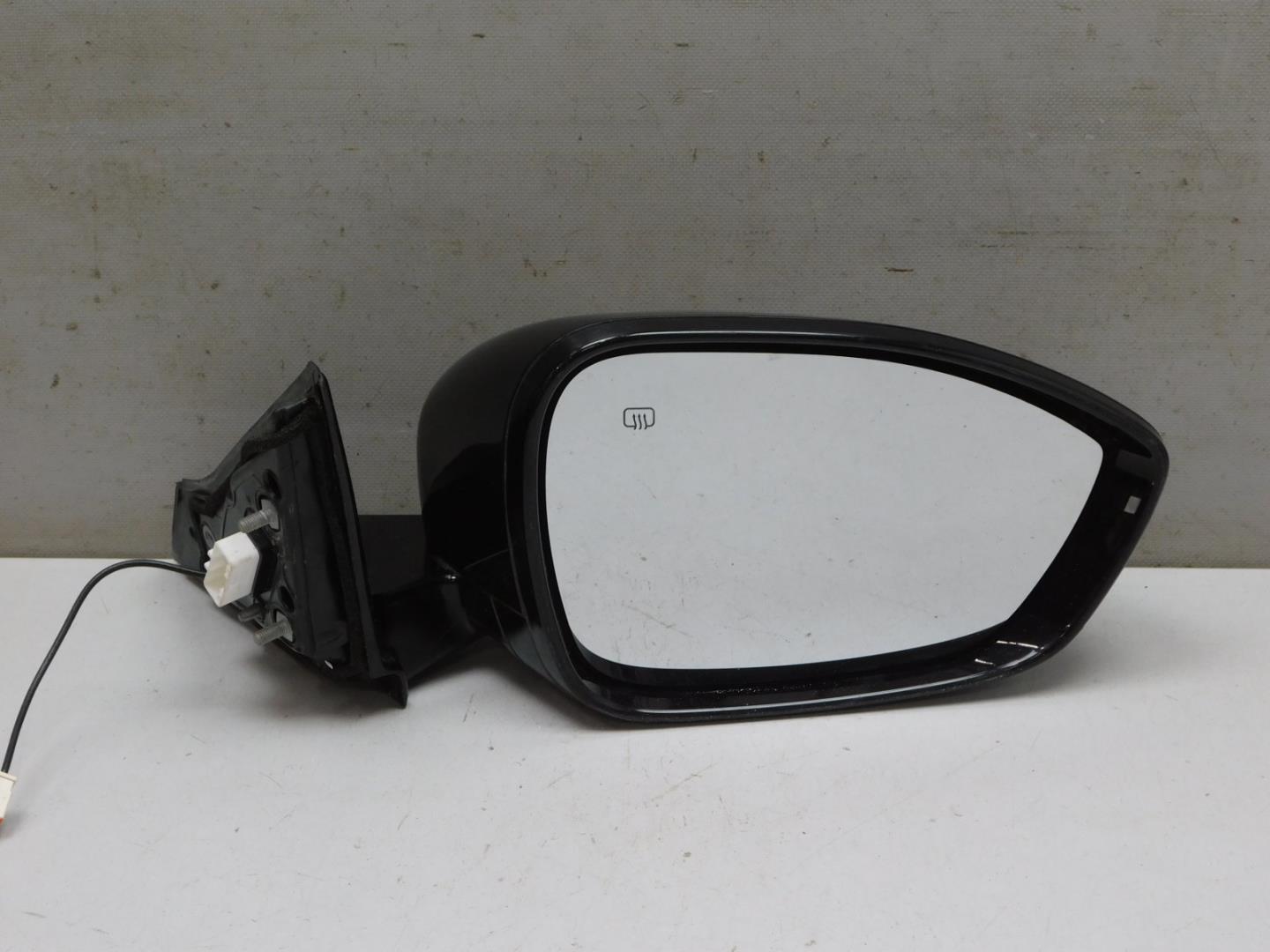 Зеркало правое электрическое