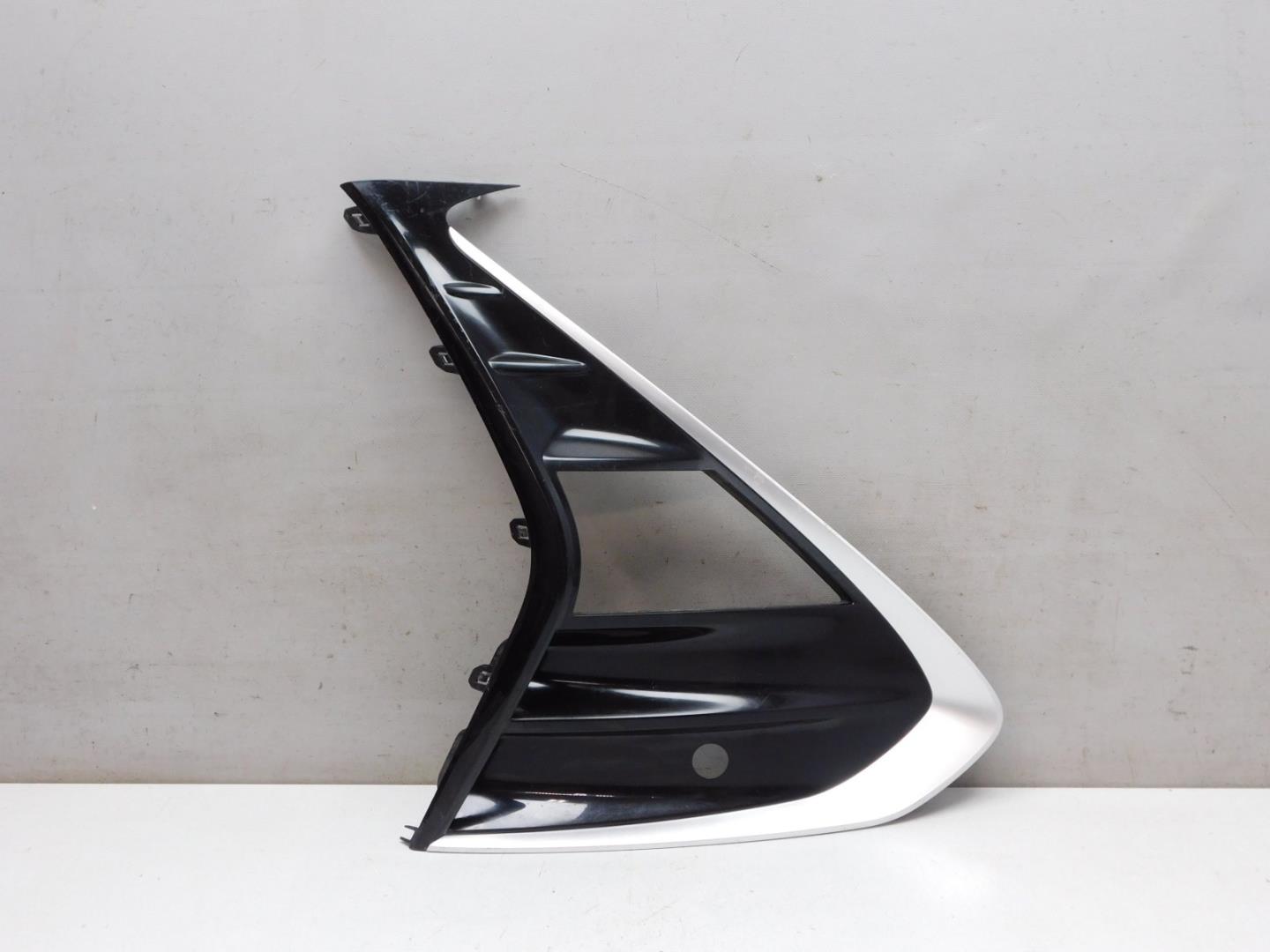 Решетка в бампер правая