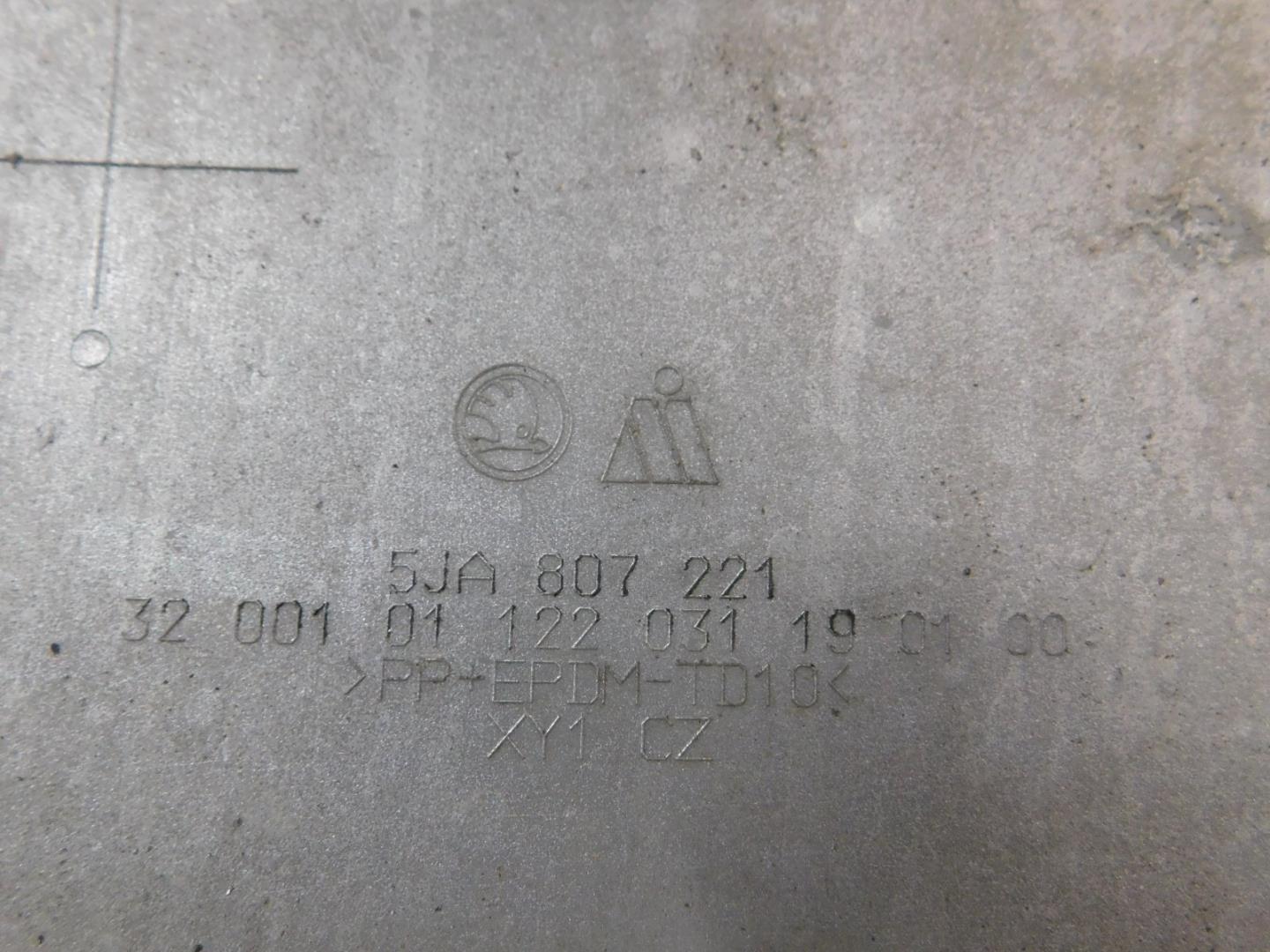 Бампер передний