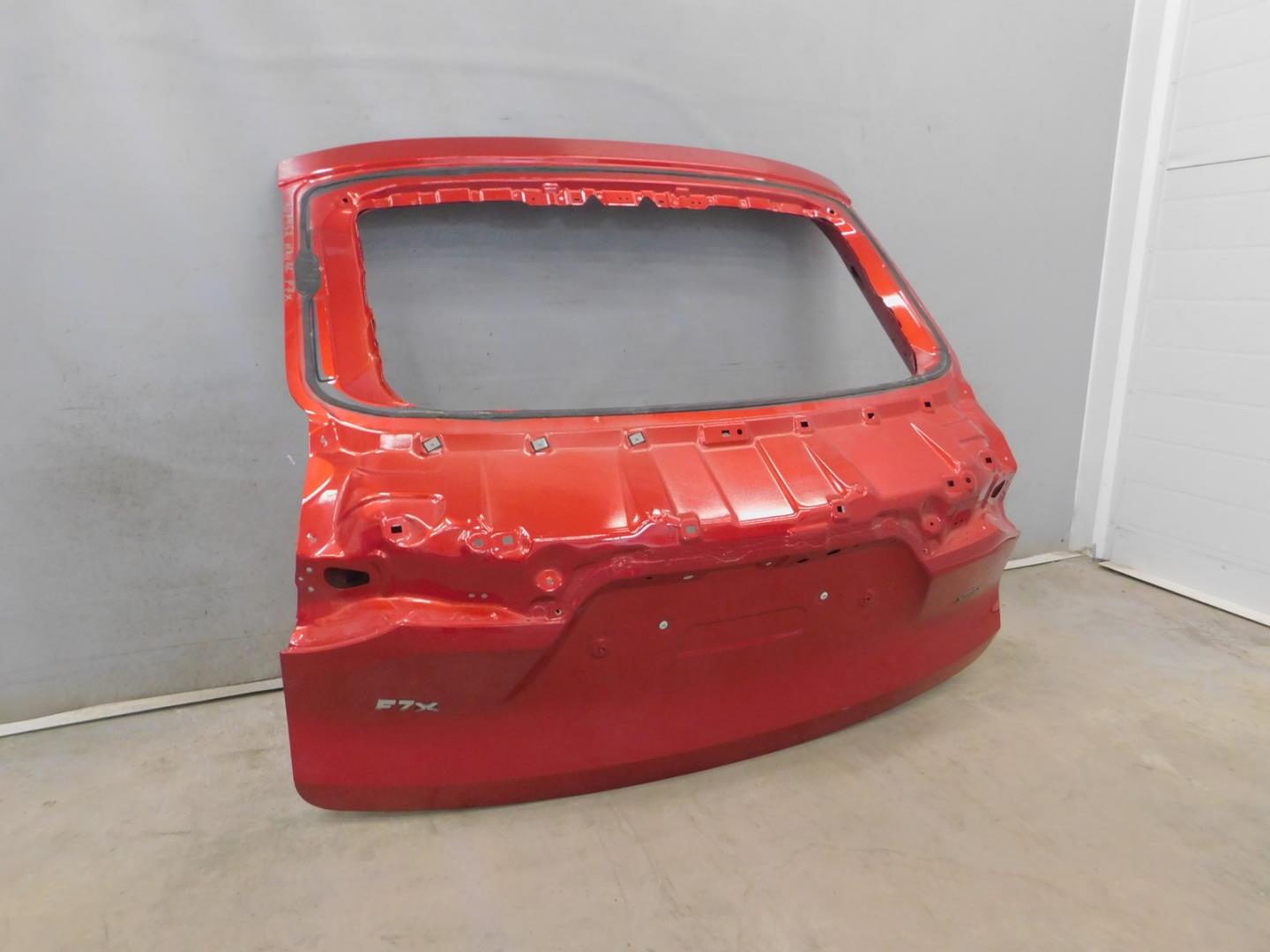 Дверь багажника