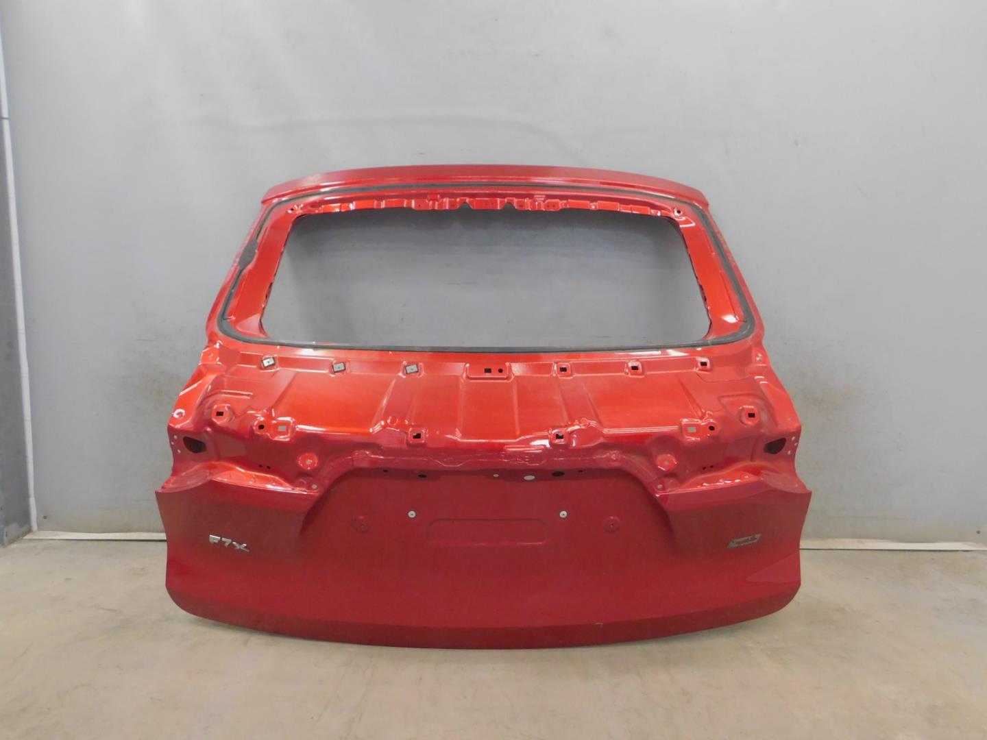 Дверь багажника