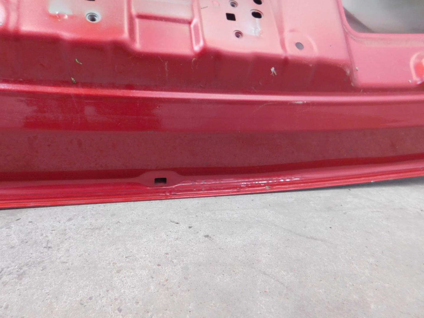 Дверь багажника