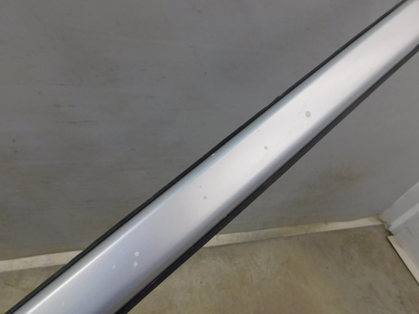 Рейлинг (релинг) левый (планка на крышу)