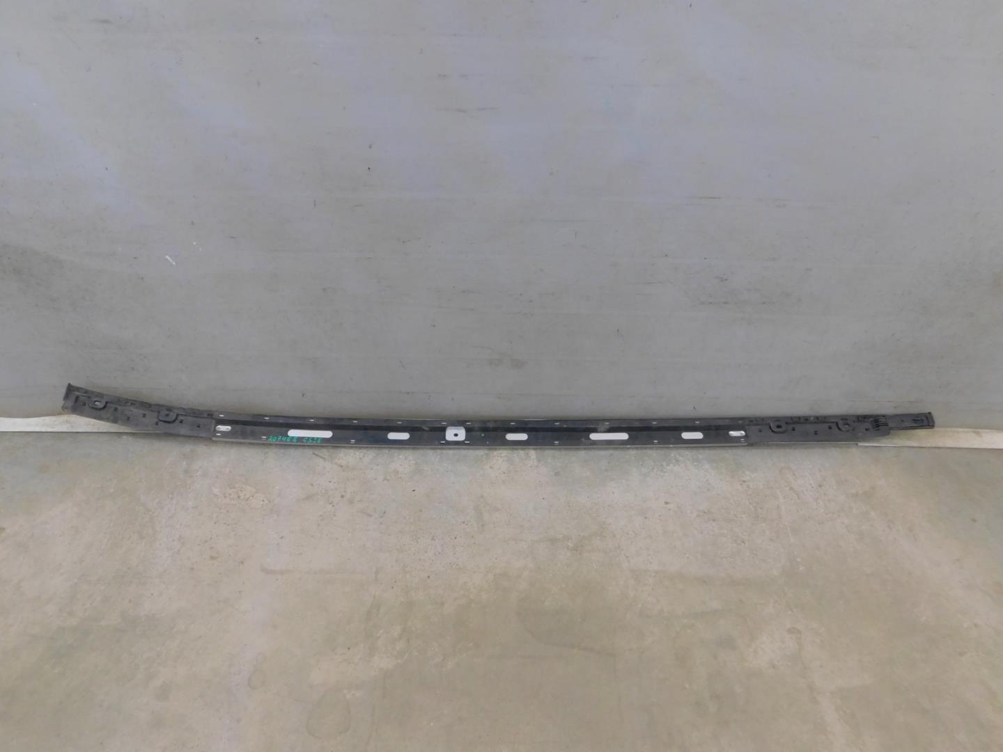 Рейлинг (релинг) левый (планка на крышу)